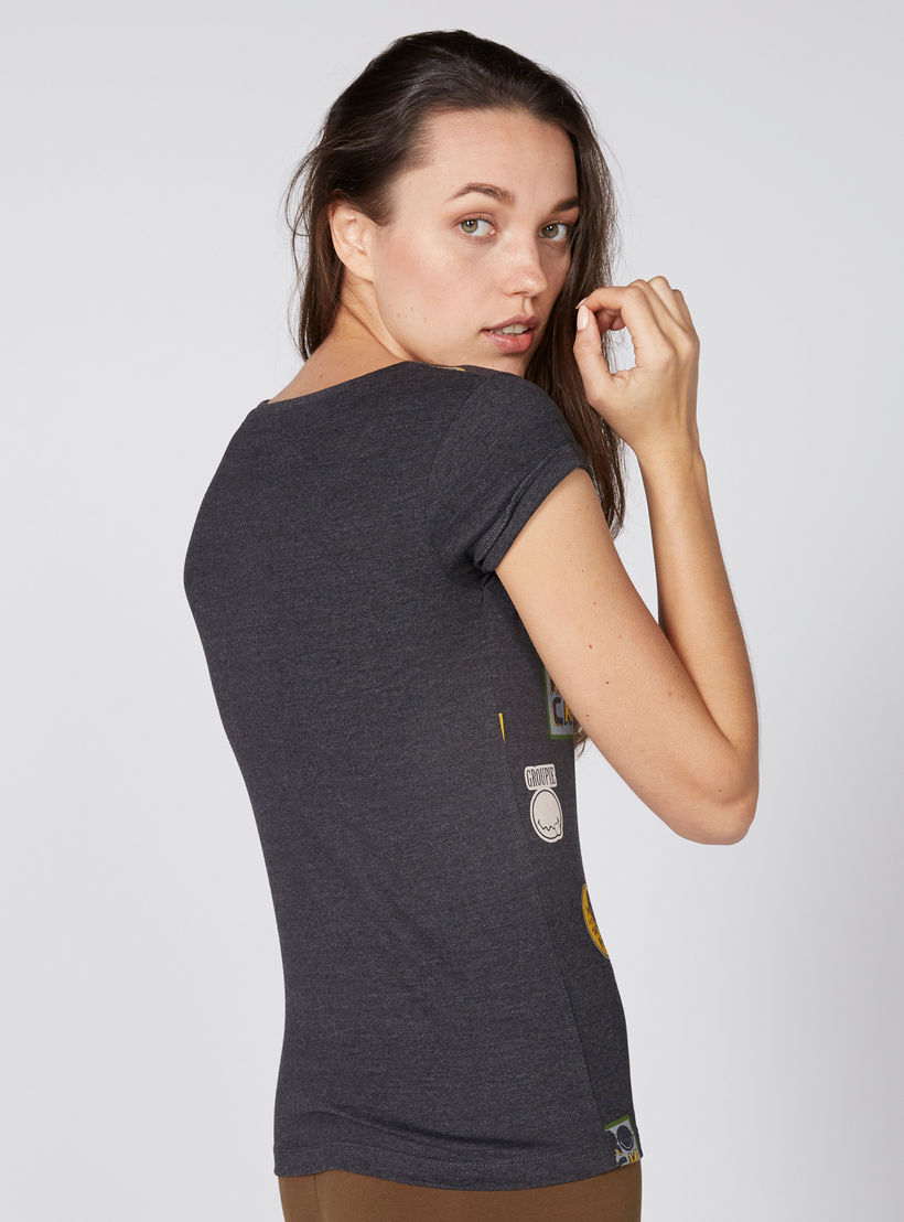 تيشيرت بياقة مستديرة وأكمام كاب مع طبعات سمايلي وورلد-women-clothing-tshirts-image-3