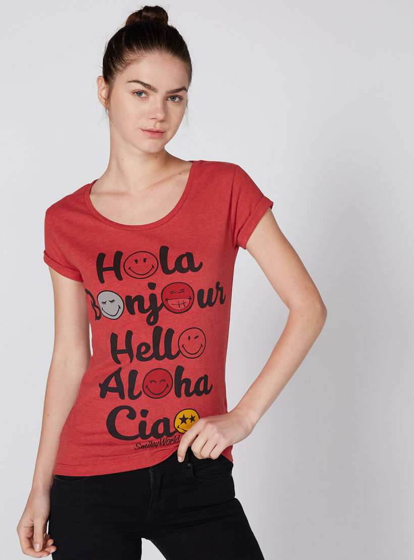 تيشيرت بياقة مستديرة وأكمام كاب وطبعات سمايلي وورلد-women-clothing-tshirts-image-1