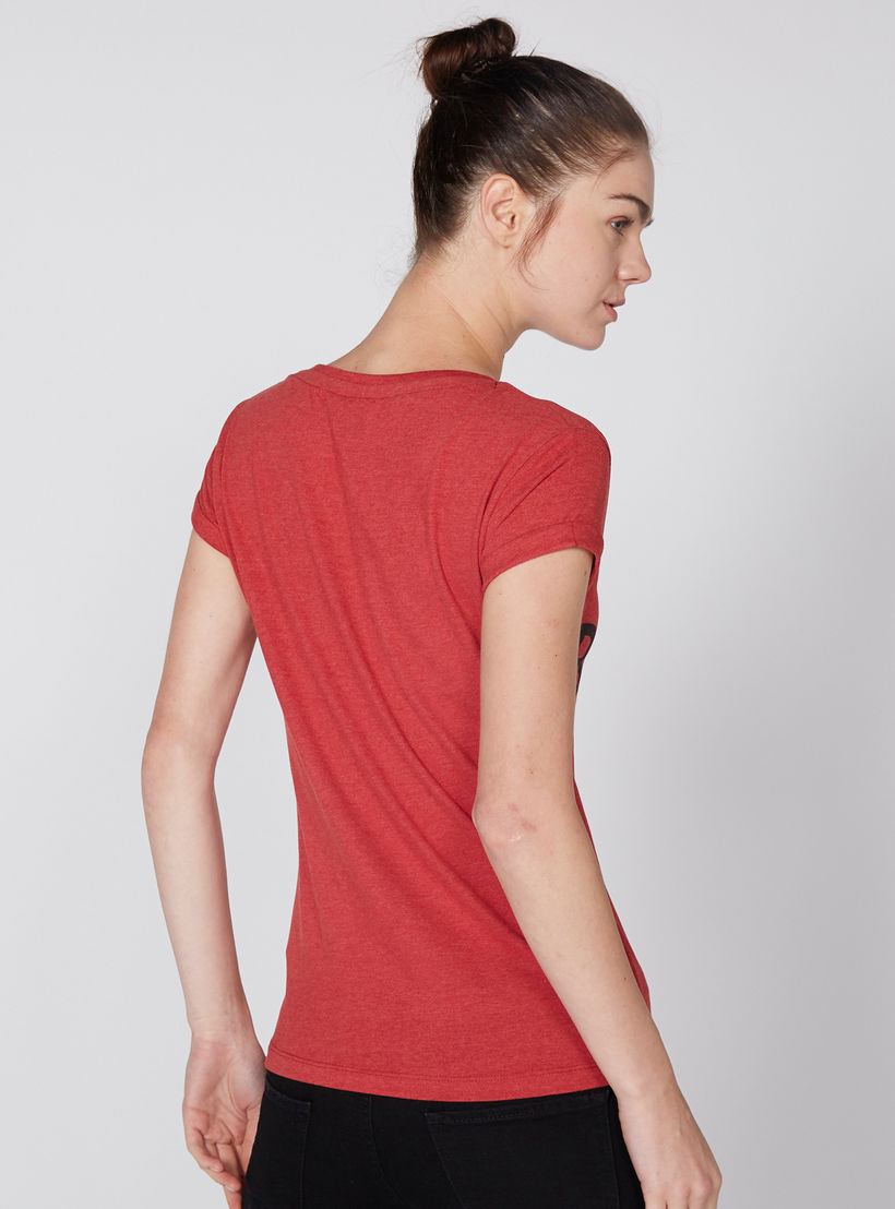 تيشيرت بياقة مستديرة وأكمام كاب وطبعات سمايلي وورلد-women-clothing-tshirts-image-3