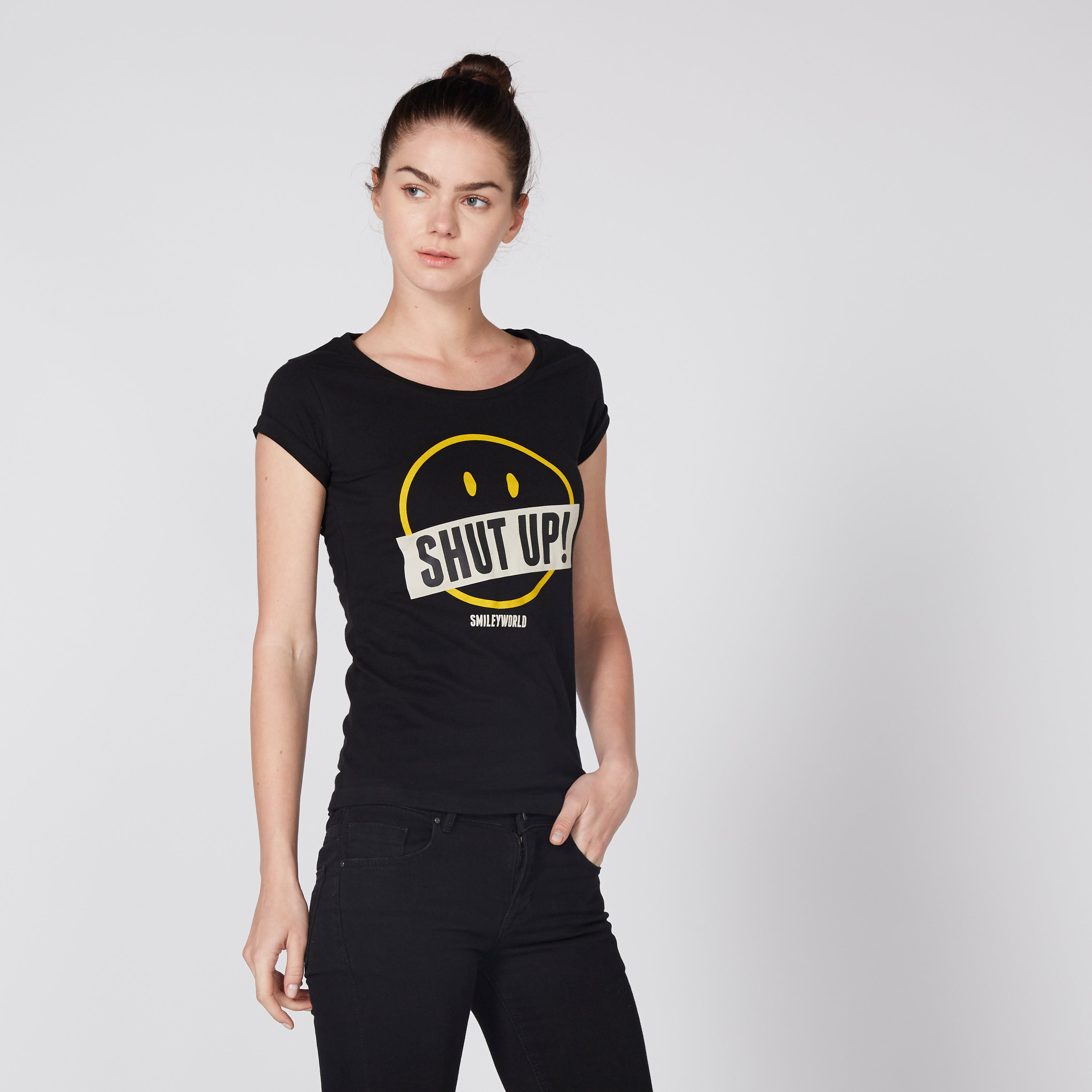 تيشيرت بياقة مستديرة وأكمام كاب وطبعات سمايلي وورلد-women-clothing-tshirts-image-2