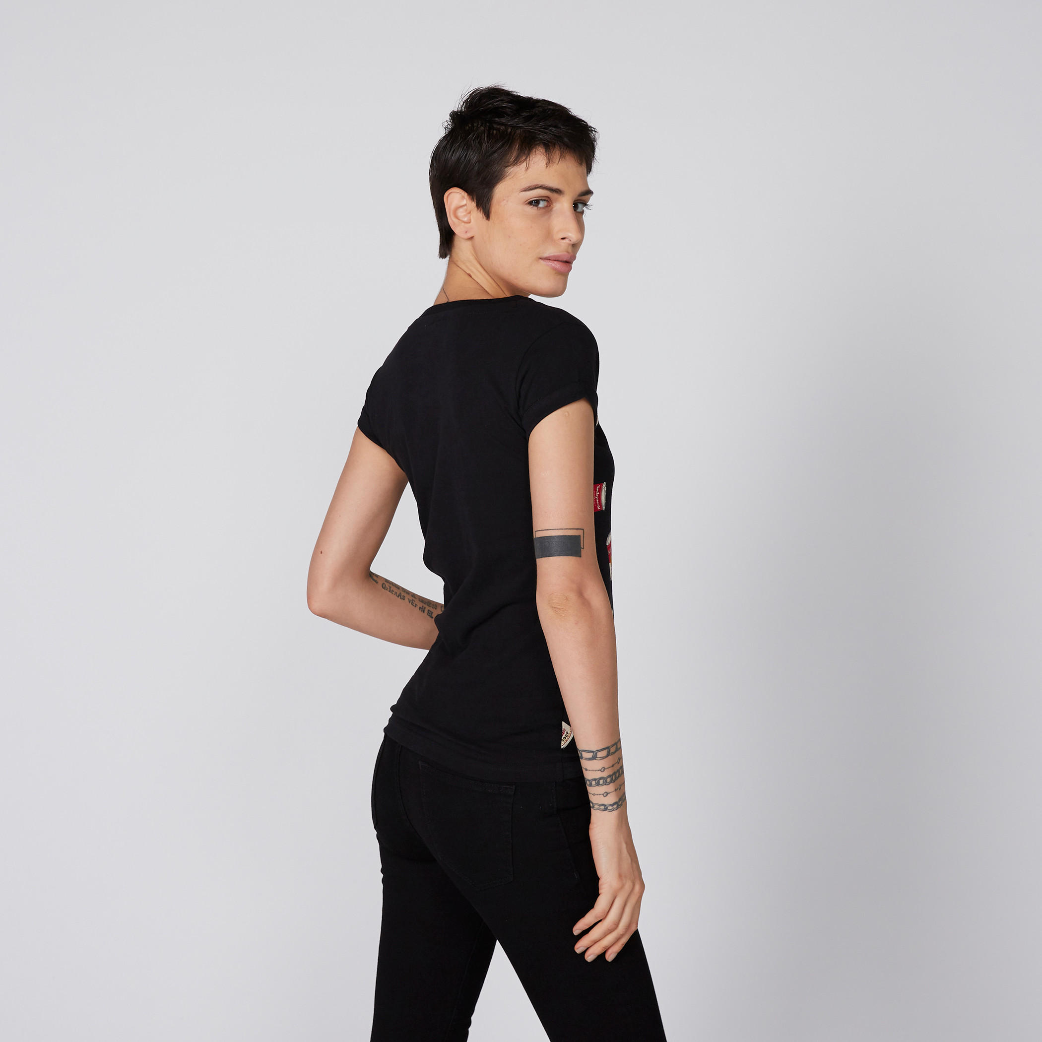 تيشيرت بياقة قارب وأكمام كاب وطبعات سمايلي وورلد-women-clothing-tshirts-image-2