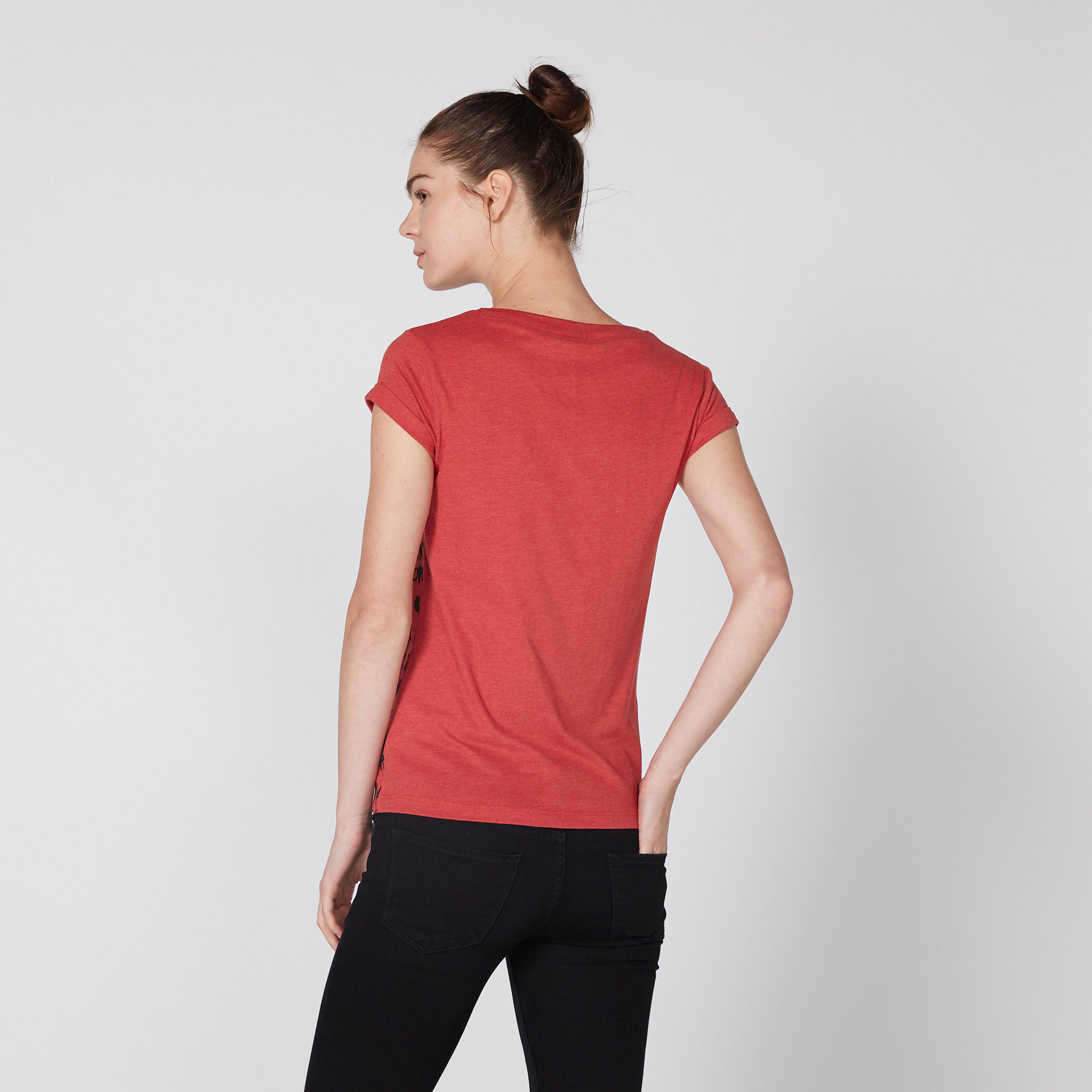 تيشيرت بياقة مستديرة وأكمام كاب وطبعات سمايلي وورلد-women-clothing-tshirts-image-3