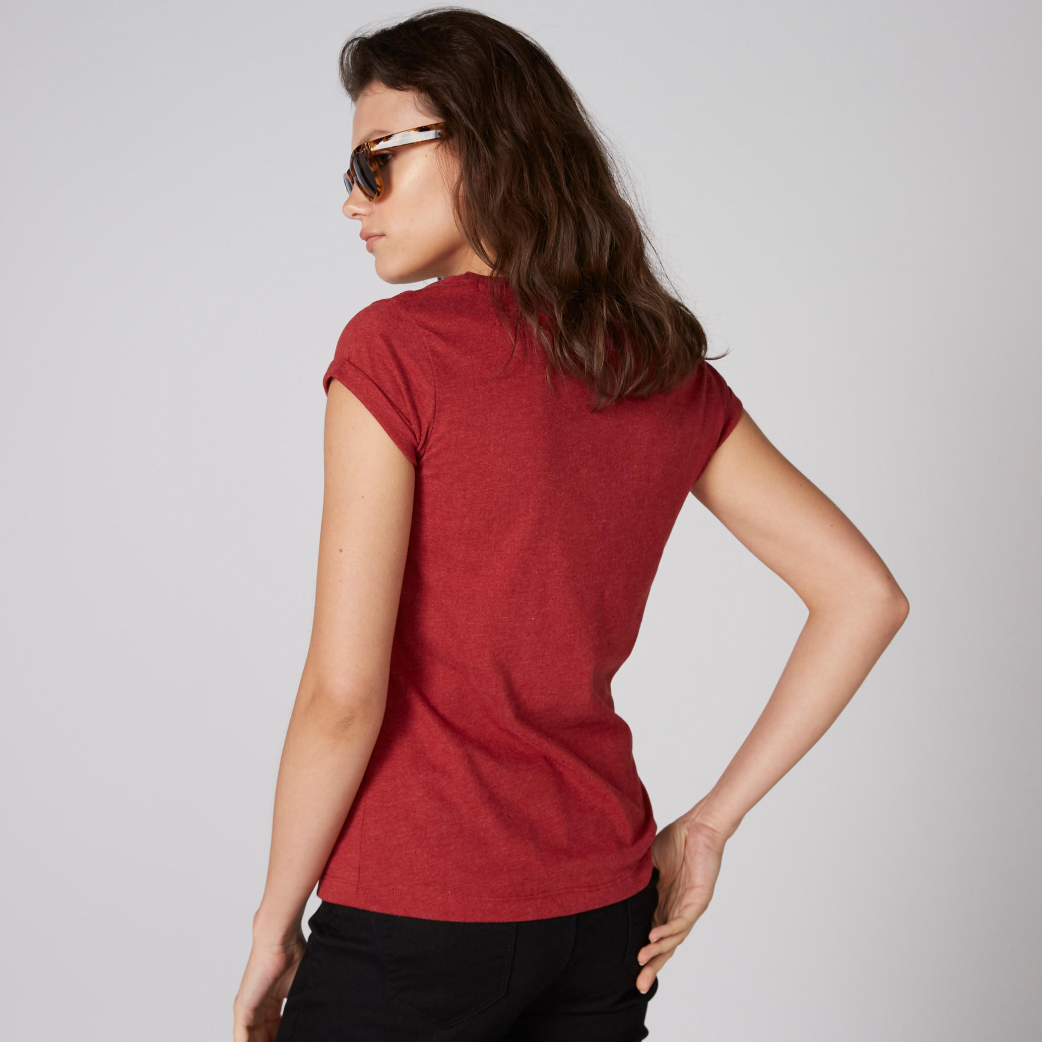 تيشيرت بأكمام قصيرة وياقة مستديرة وطبعات سمايلي وورلد-women-clothing-tshirts-image-2