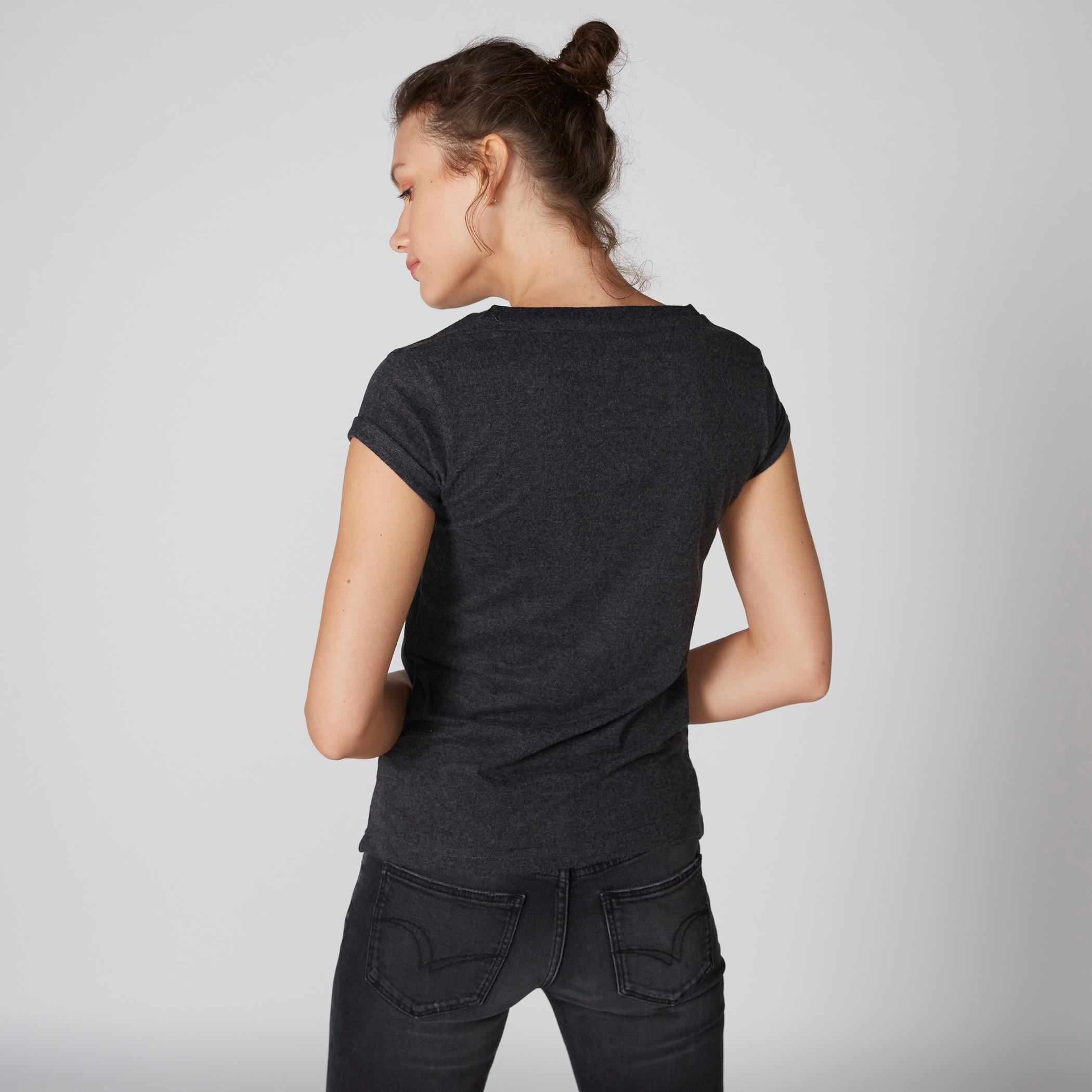 تيشيرت بياقة مستديرة وأكمام كاب وطبعات سمايلي وورلد-women-clothing-tshirts-image-2