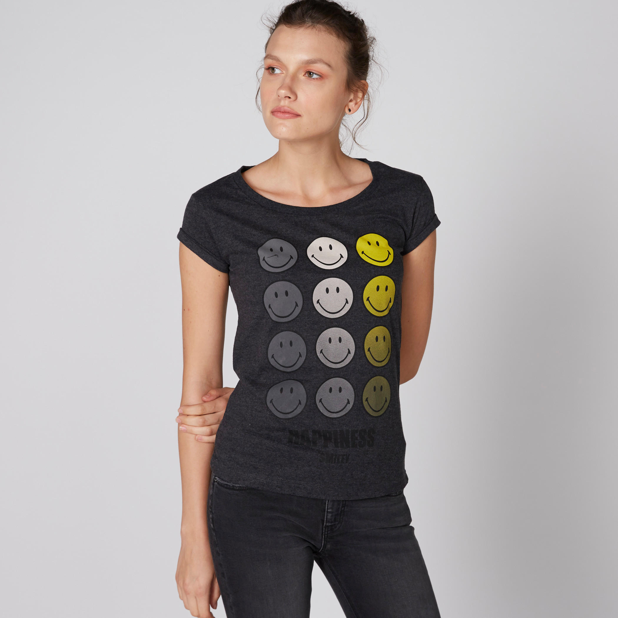 تيشيرت بياقة مستديرة وأكمام كاب وطبعات سمايلي وورلد-women-clothing-tshirts-image-3