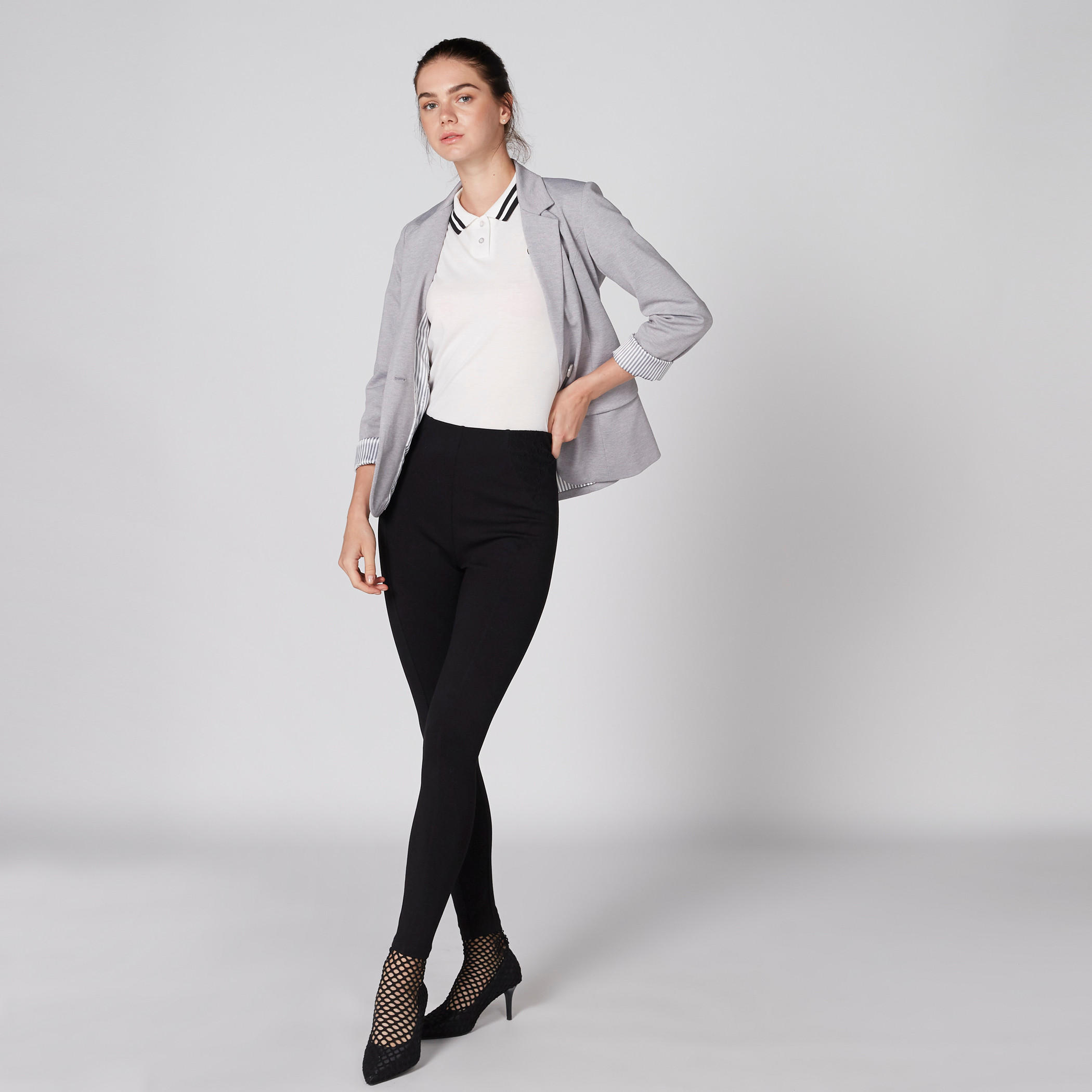 تيشيرت بياقة بولو وأكمام قصيرة من سمايلي وورلد-women-clothing-tshirts-image-1