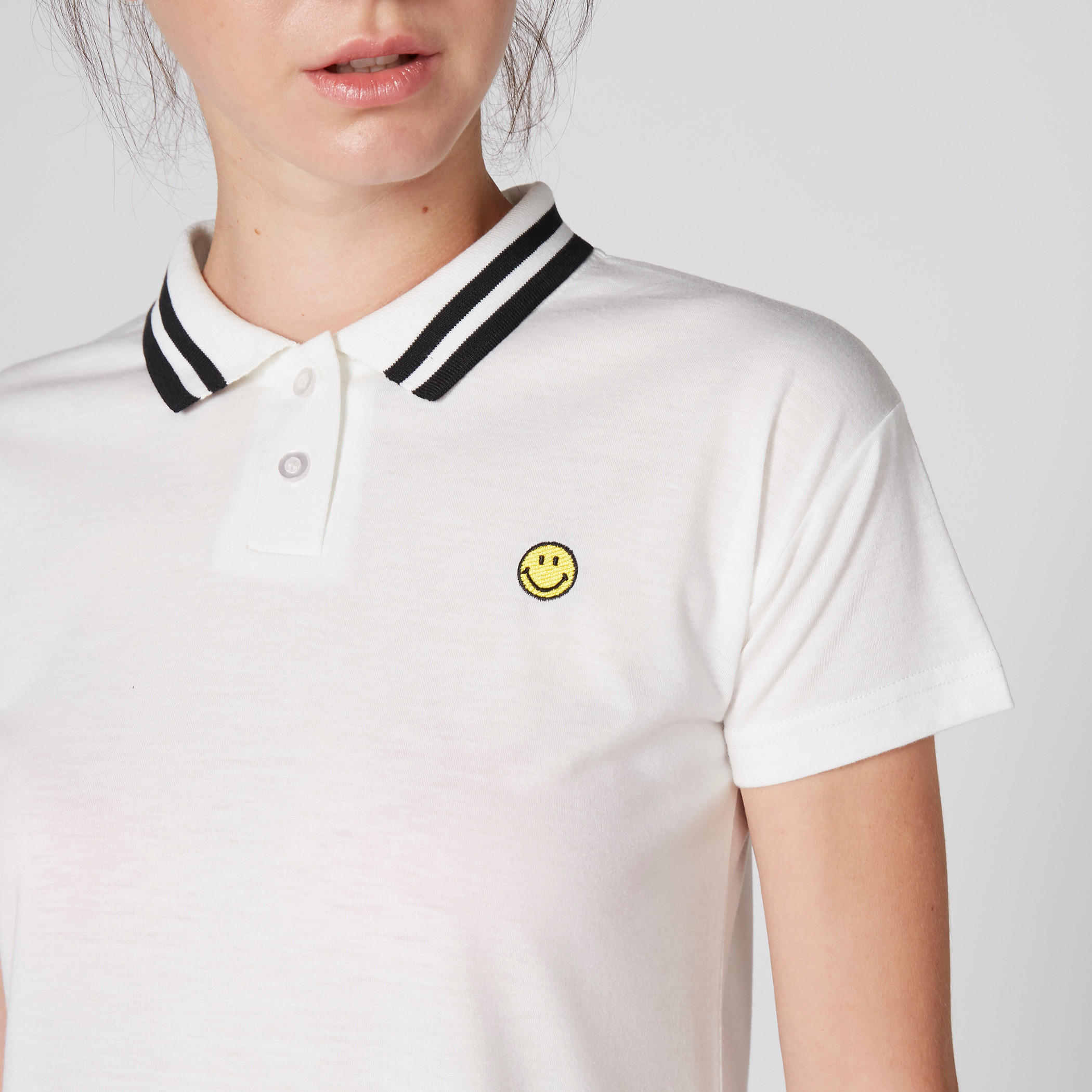تيشيرت بياقة بولو وأكمام قصيرة من سمايلي وورلد-women-clothing-tshirts-image-4