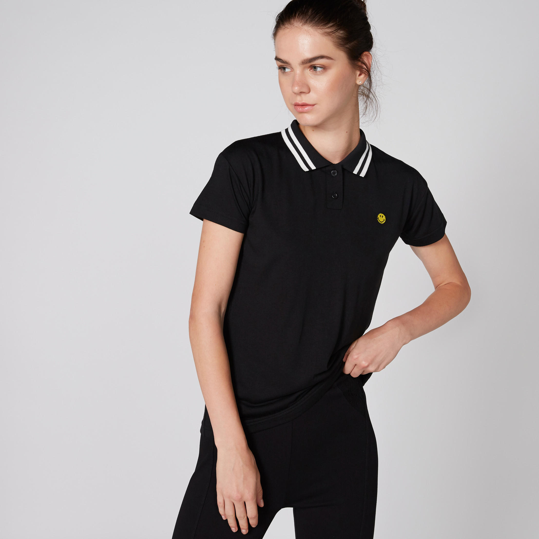 تيشيرت بياقة بولو وأكمام قصيرة من سمايلي وورلد-women-clothing-tshirts-image-1