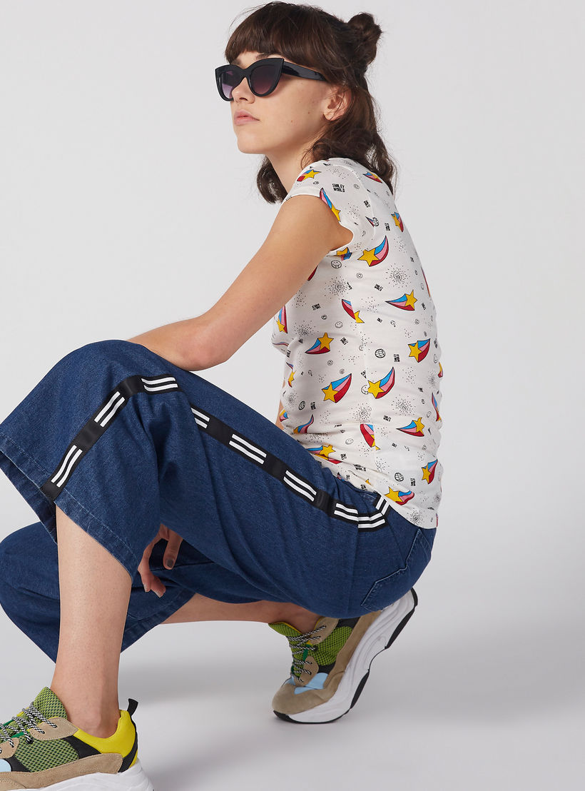 تيشيرت بياقة مستديرة وطبعات سمايلي وورلد-women-clothing-tshirts-image-4