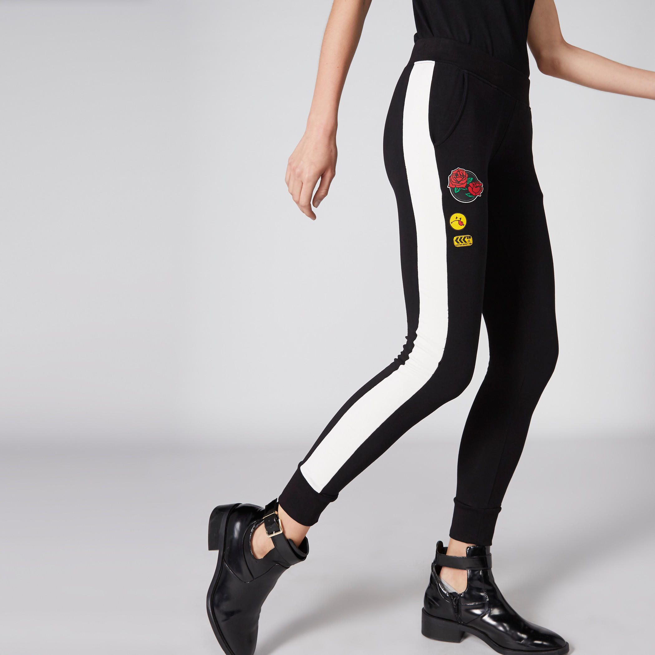 بنطال رياضي بخصر مطّاطي وطبعات سمايلي وورلد-women-clothing-bottoms-joggers-image-3