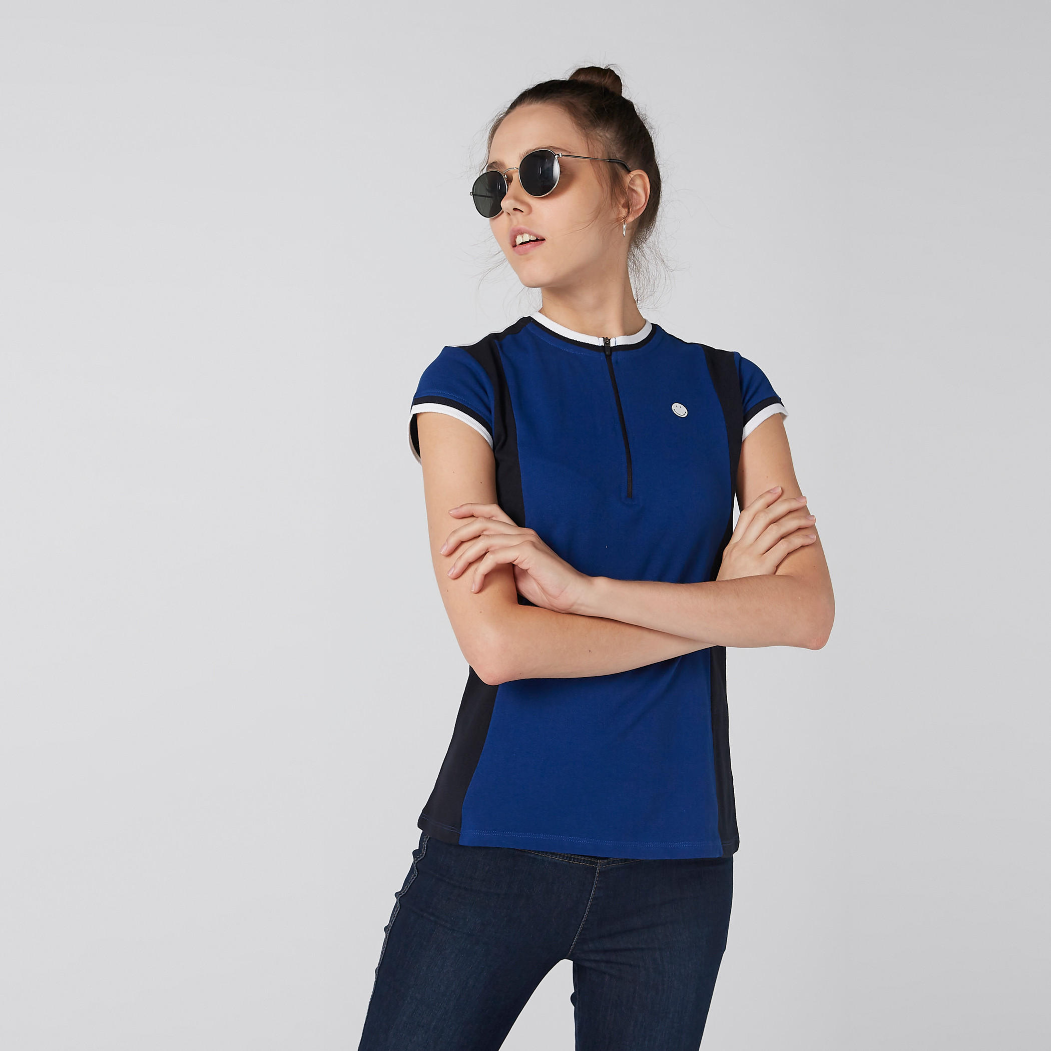 تيشيرت بأكمام كاب وسحّاب من سمايلي وورلد-women-clothing-tshirts-image-1