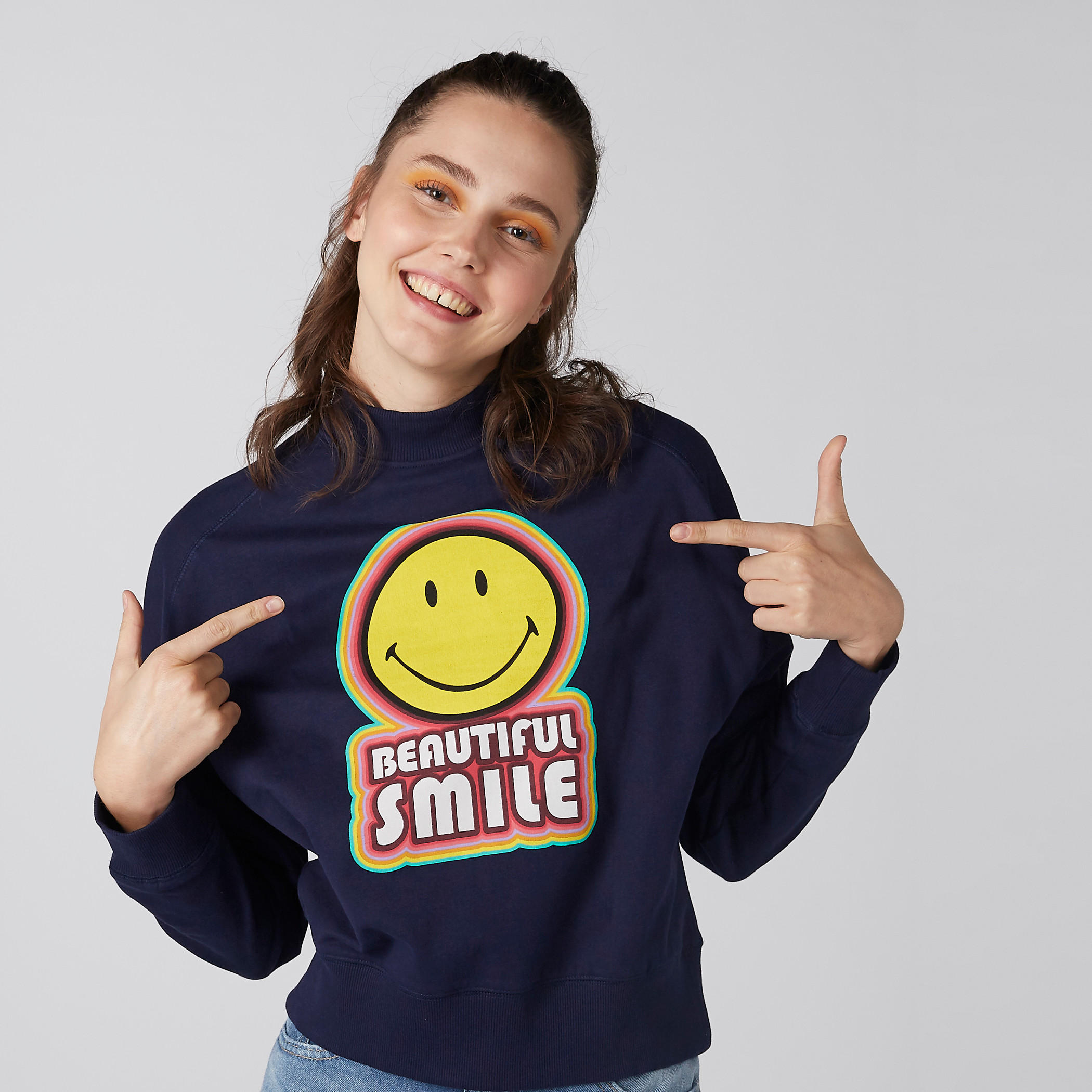 سويت شيرت بياقة عالية وأكمام طويلة وطبعات سمايلي وورلد-women-winterwear-hoodiesandsweatshirts-sweatshirts-image-3