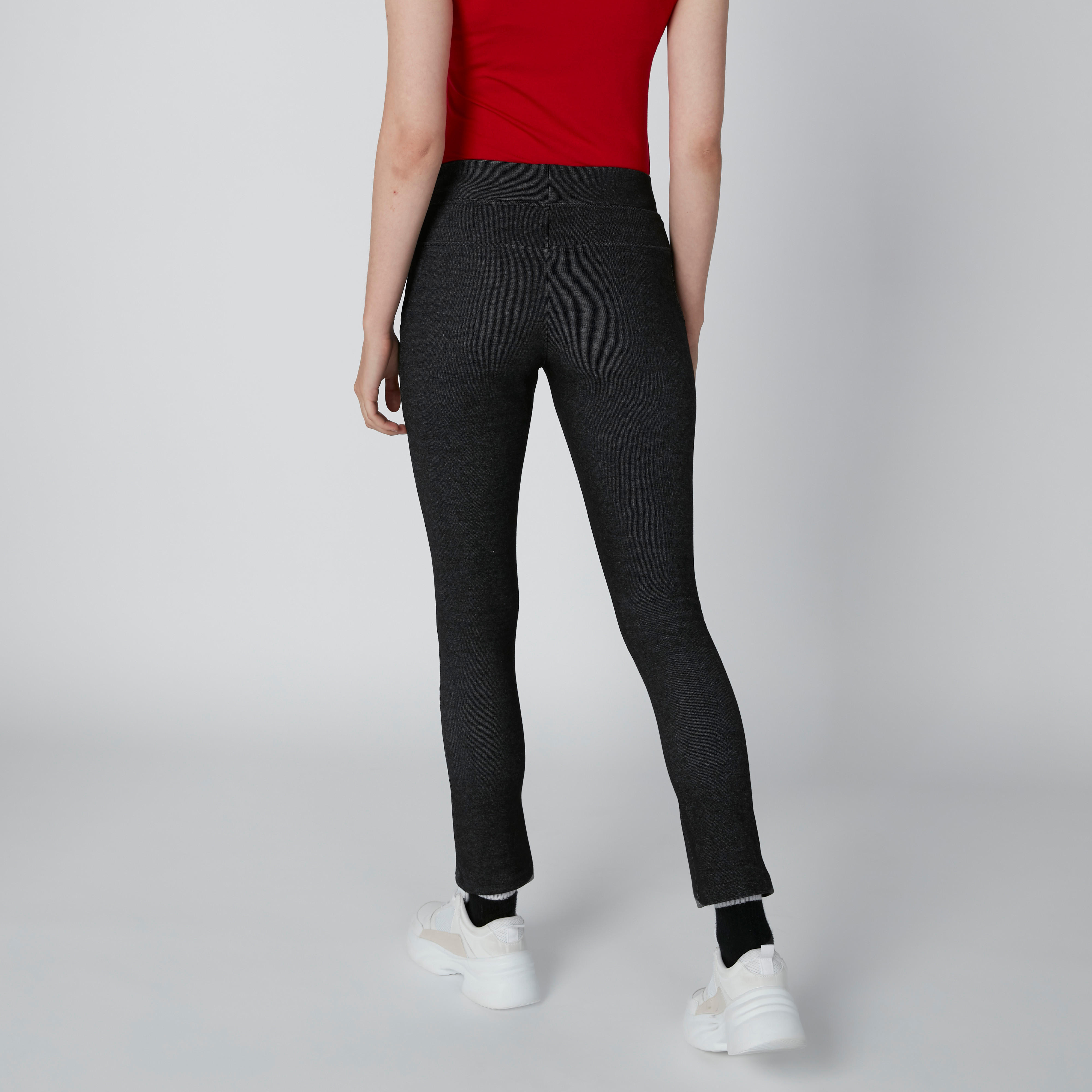 بنطال سليم فيت بخصر متوسط الارتفاع وجيوب سمايلي وورلد-women-clothing-bottoms-trousers-image-2