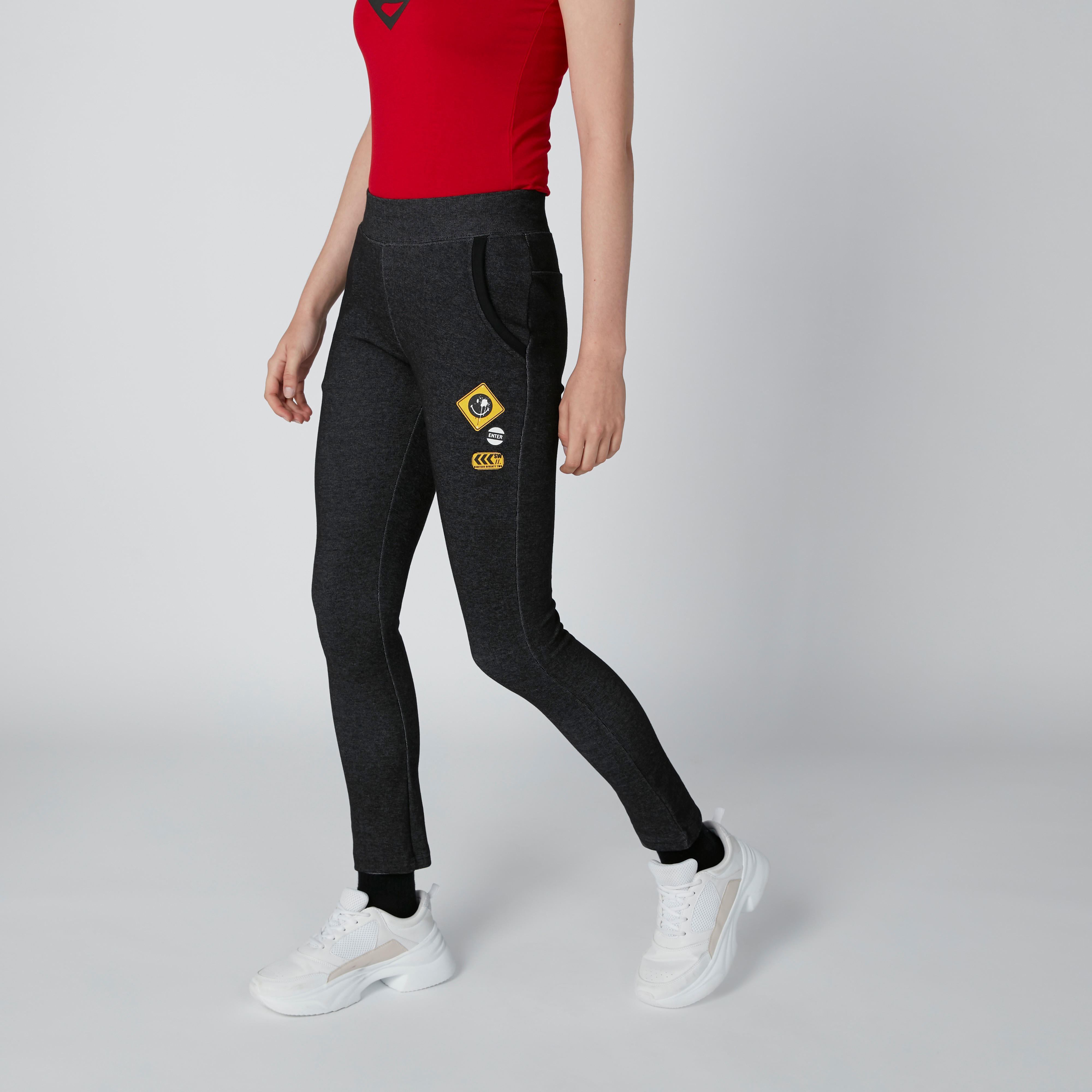 بنطال سليم فيت بخصر متوسط الارتفاع وجيوب سمايلي وورلد-women-clothing-bottoms-trousers-image-4