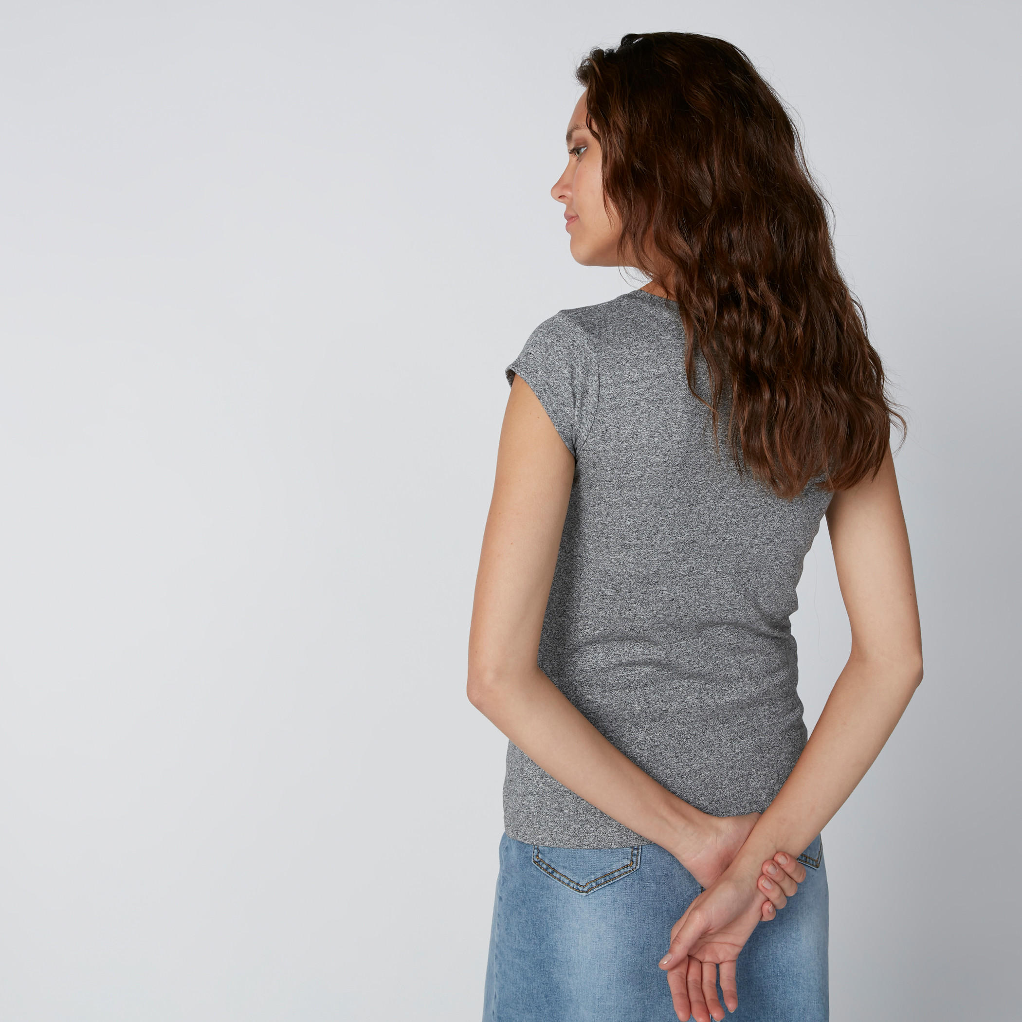تيشيرت بياقة مستديرة وأكمام كاب وطبعات سمايلي وورلد-women-clothing-tshirts-image-2