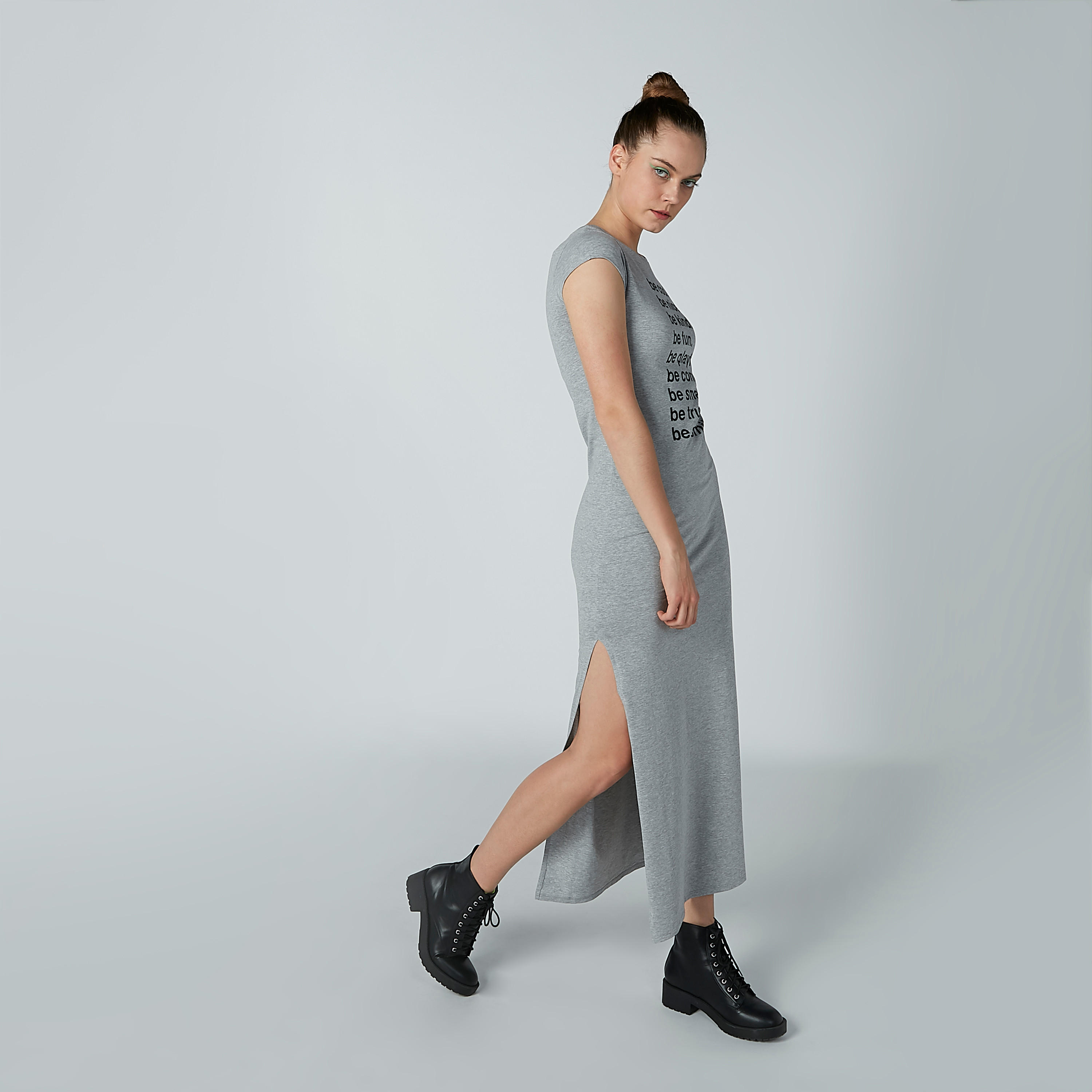 تونيك بأكمام كاب وفتحة جانبية وطبعات نصيّة سمايلي وورلد-women-clothing-shirtsandblouses-blouses-image-1