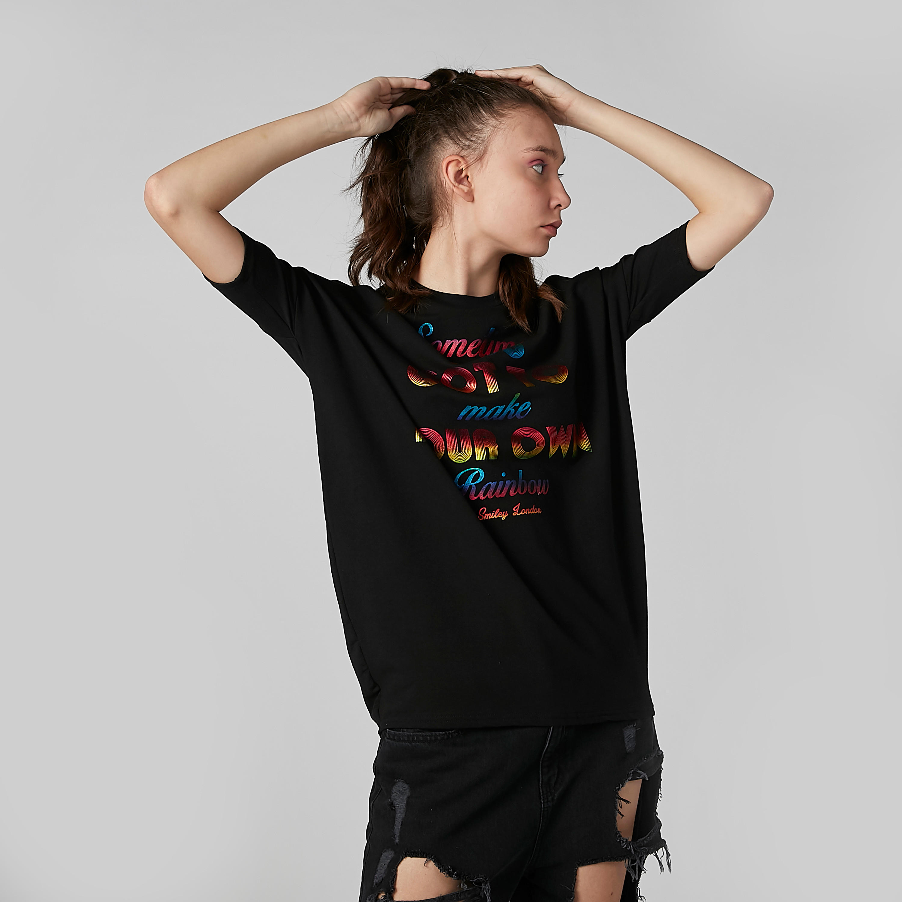 تيشيرت فضفاض بياقة مستديرة وأكمام قصيرة وطبعات-women-clothing-tshirts-image-1