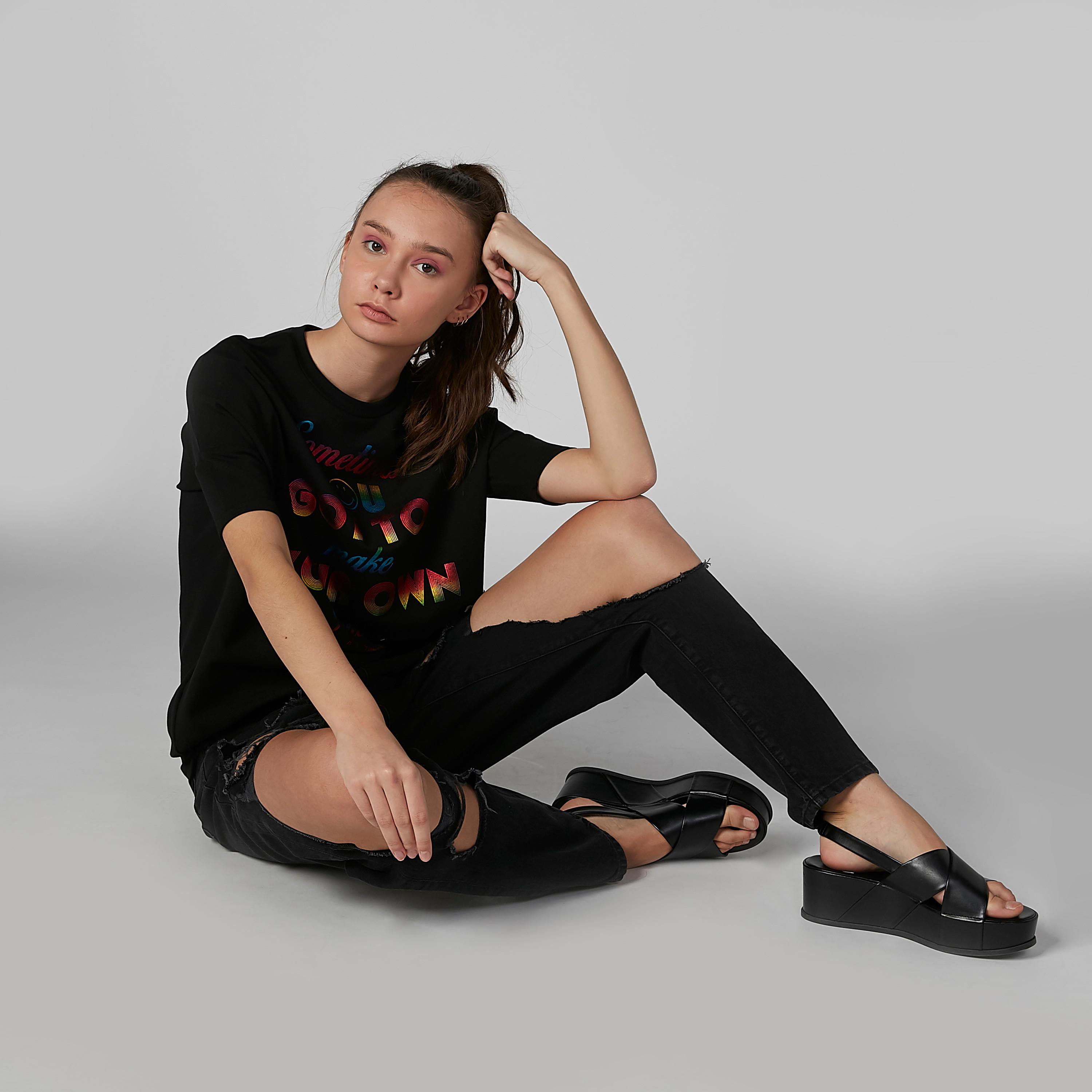 تيشيرت فضفاض بياقة مستديرة وأكمام قصيرة وطبعات-women-clothing-tshirts-image-2