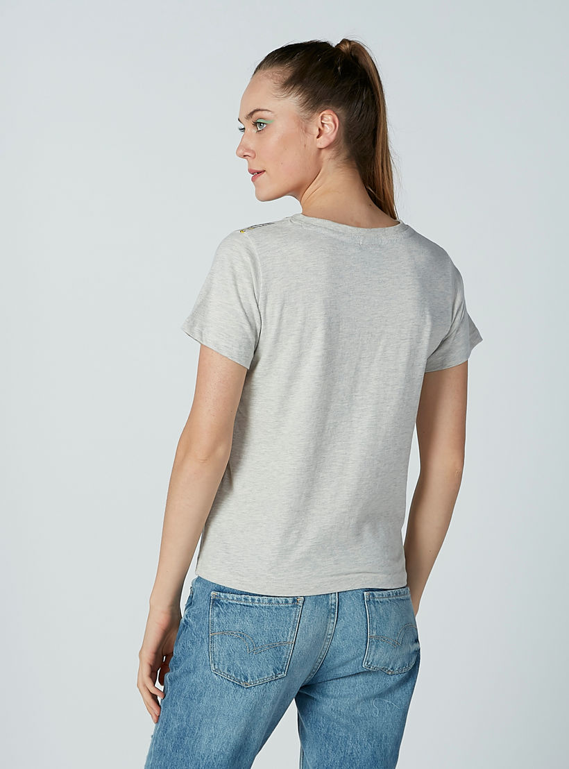 تيشيرت بياقة مستديرة وأكمام قصيرة وطبعات سمايلي وورلد-women-clothing-tshirts-image-2