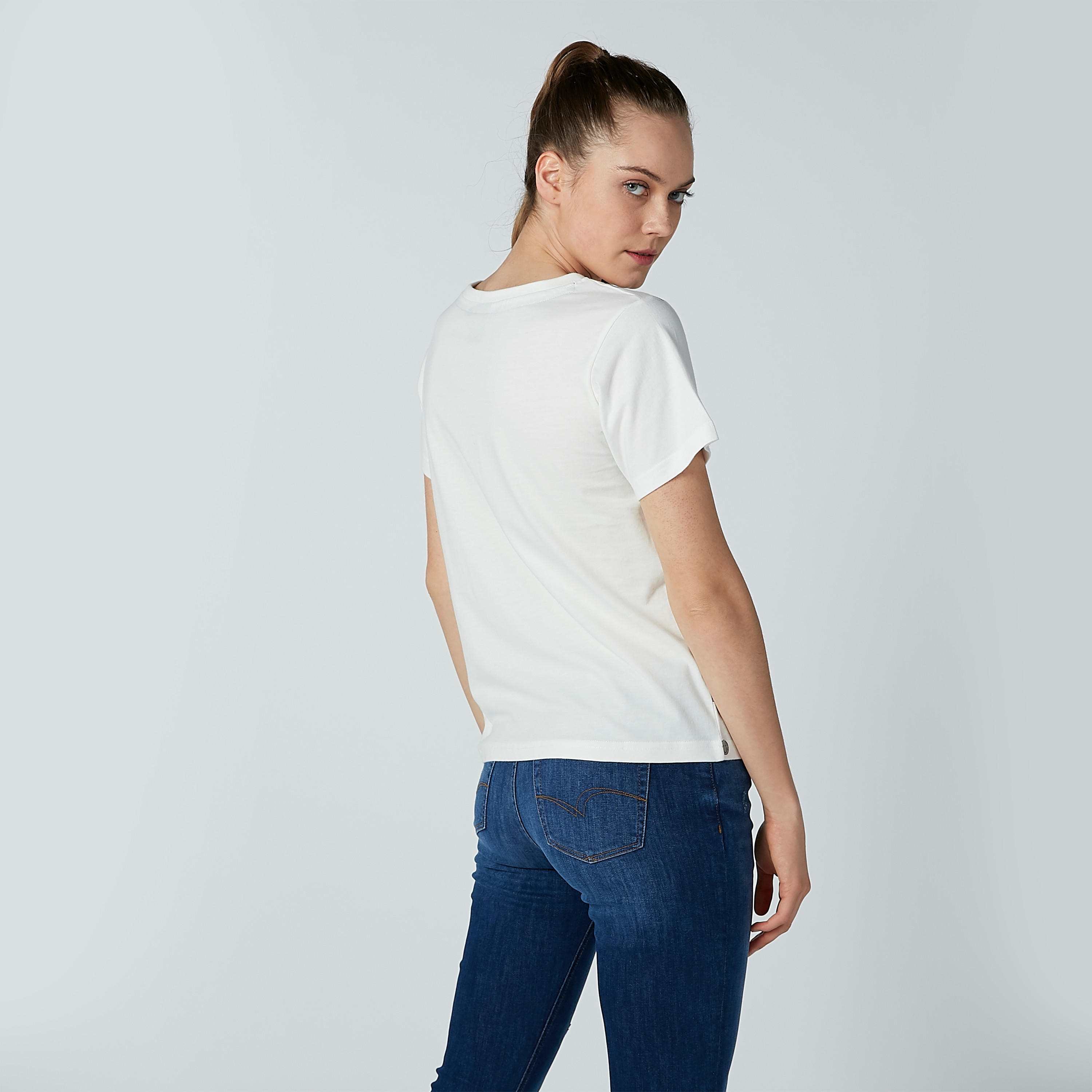 تيشيرت بياقة مستديرة وأكمام قصيرة وطبعات سمايلي وورلد-women-clothing-tshirts-image-3