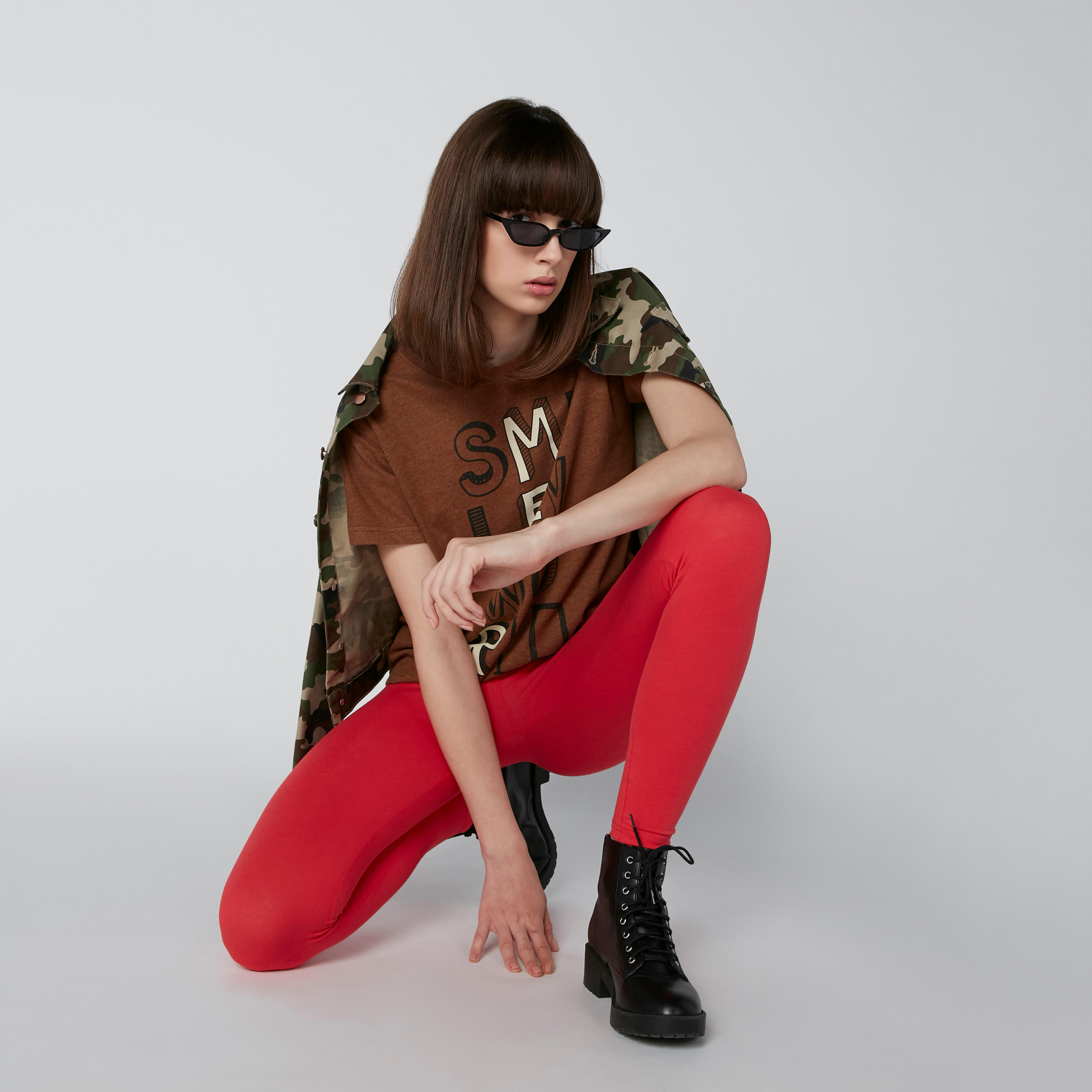 تيشيرت بأكمام قصيرة وطبعات سمايلي وورلد-women-clothing-tshirts-image-1