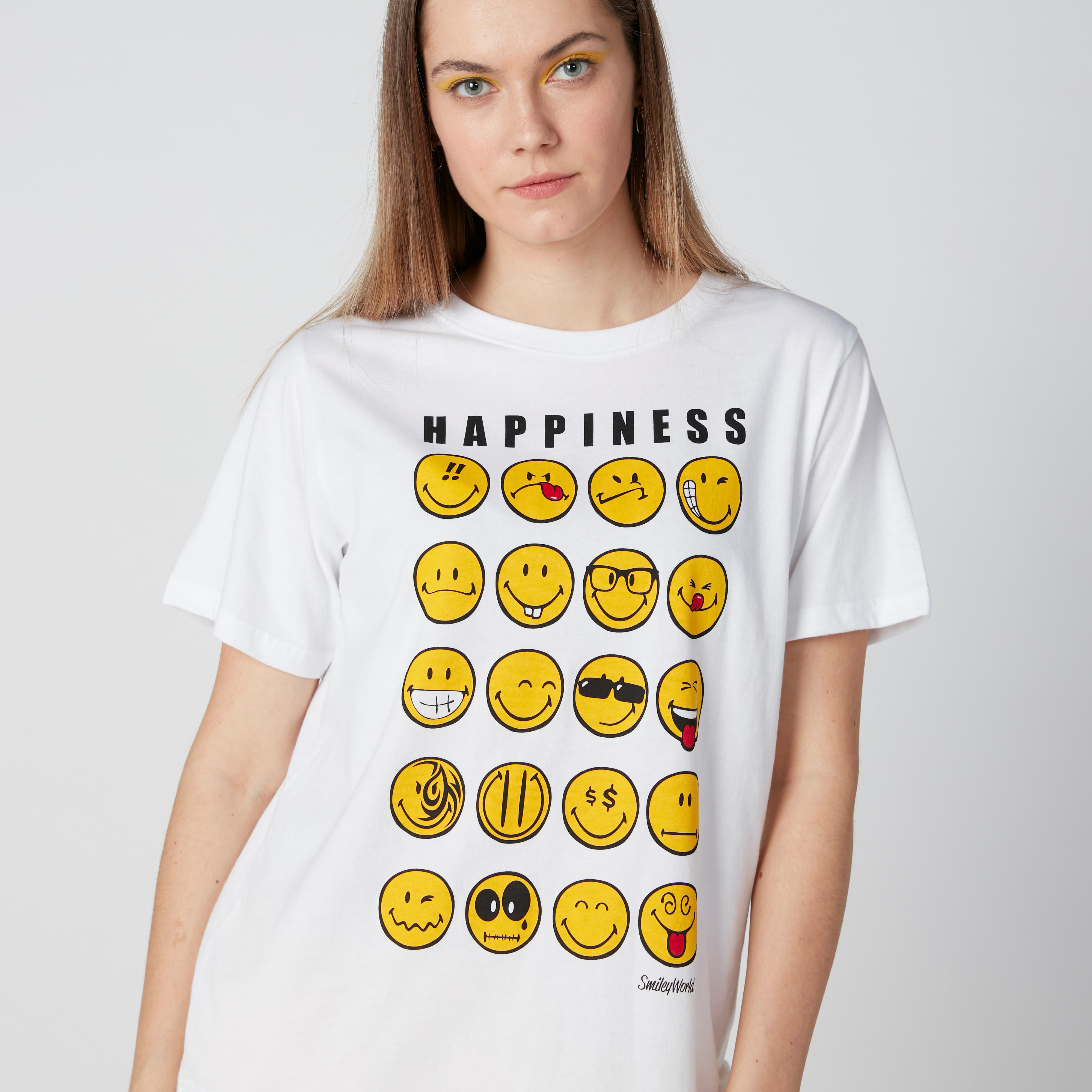 تيشيرت مستدام بأكمام قصيرة وطبعات سمايلي وورلد-women-clothing-tshirts-image-4