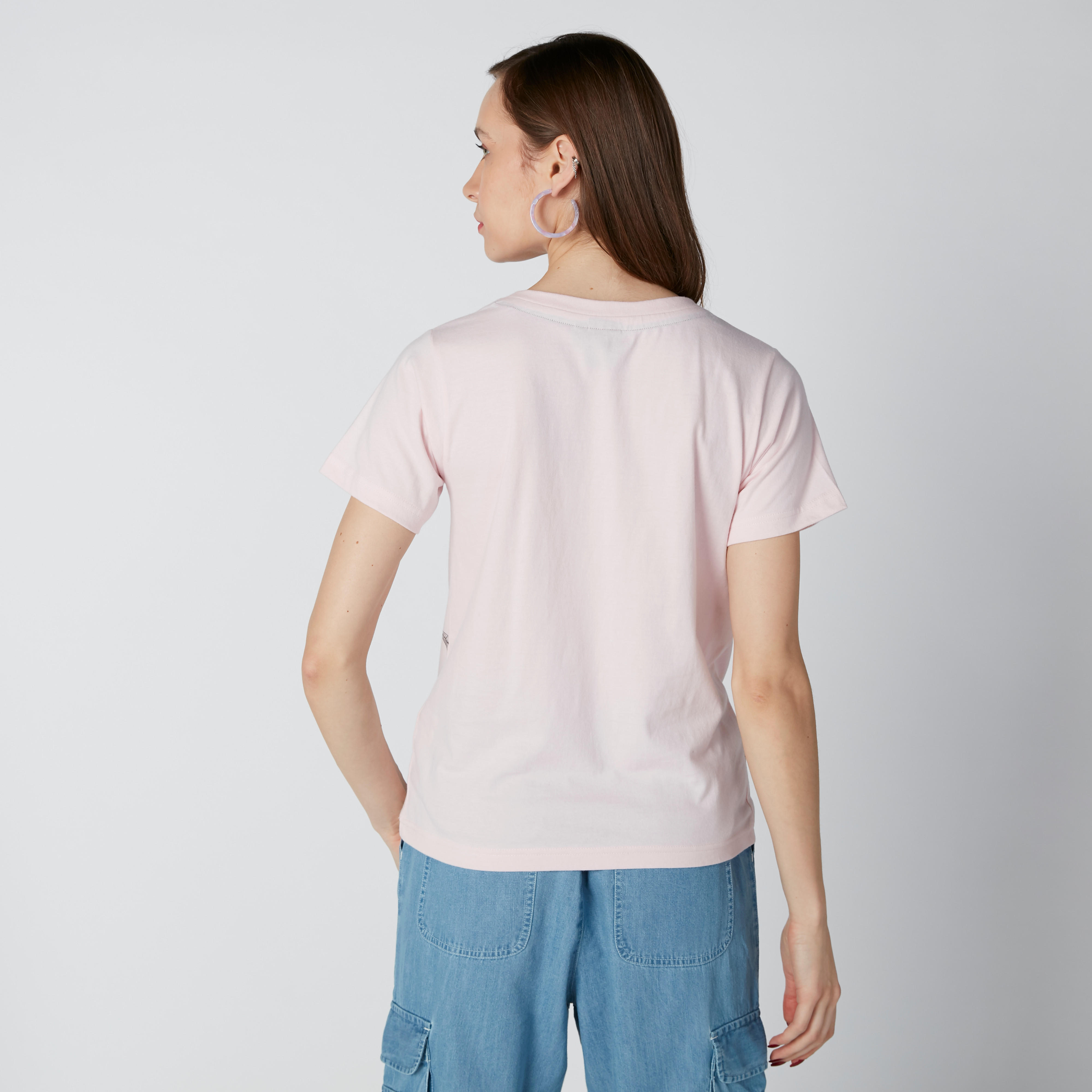 تيشيرت مستدام بأكمام قصيرة وطبعات سمايلي وورلد-women-clothing-tshirts-image-2