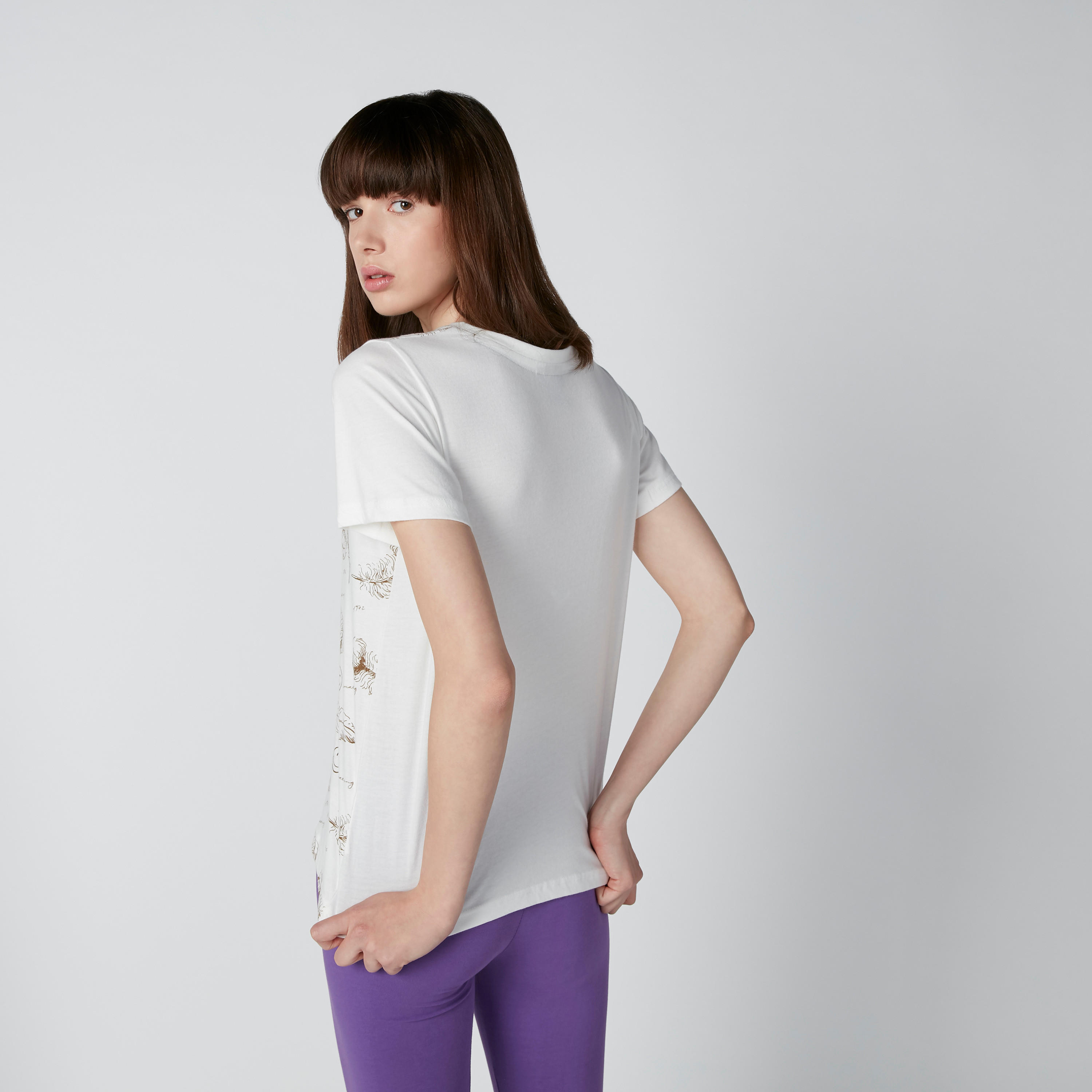 تيشيرت مستدام بأكمام قصيرة وطبعات سمايلي وورلد-women-clothing-tshirts-image-2