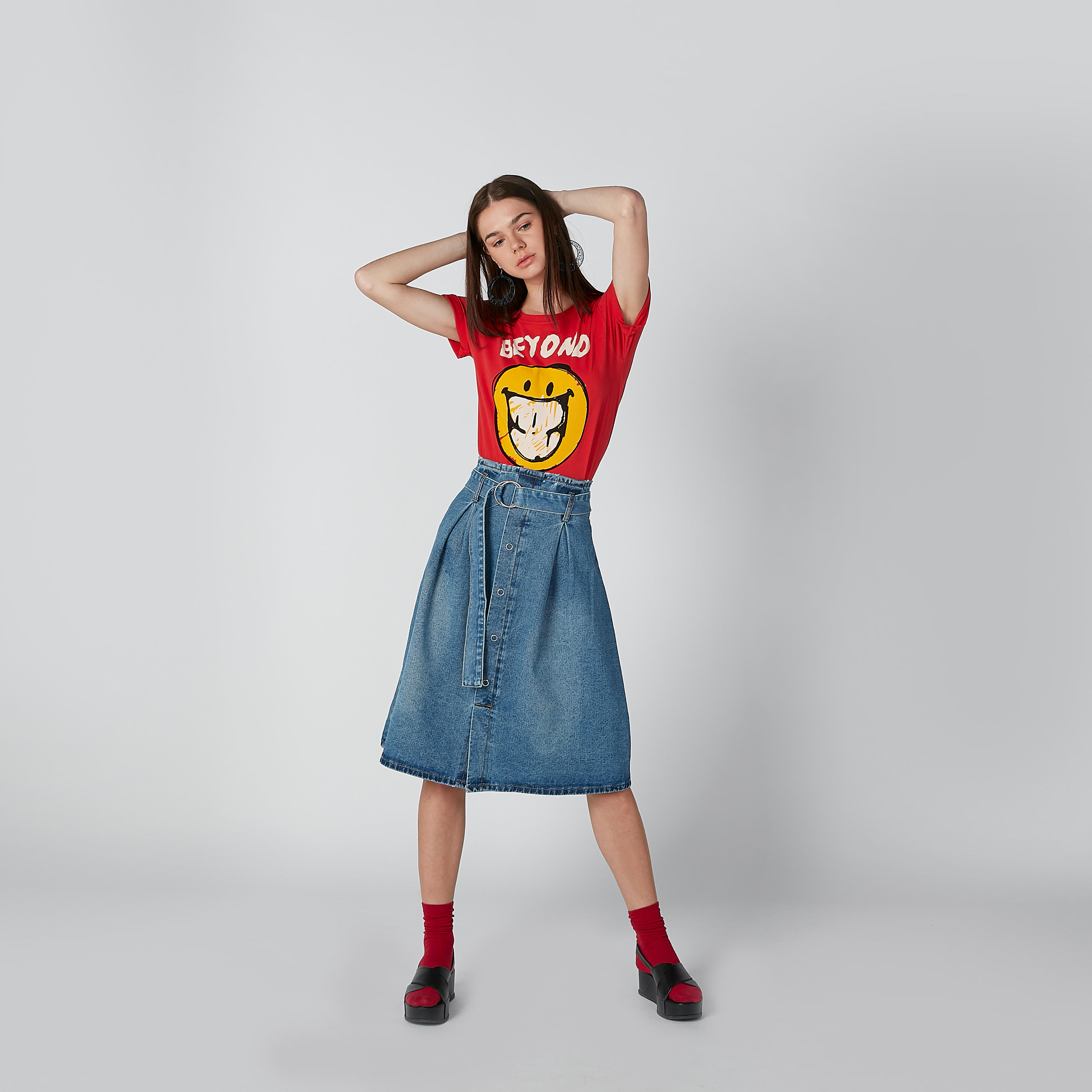 تيشيرت بطبعات وياقة مستديرة وأكمام قصيرة-women-clothing-tshirts-image-1