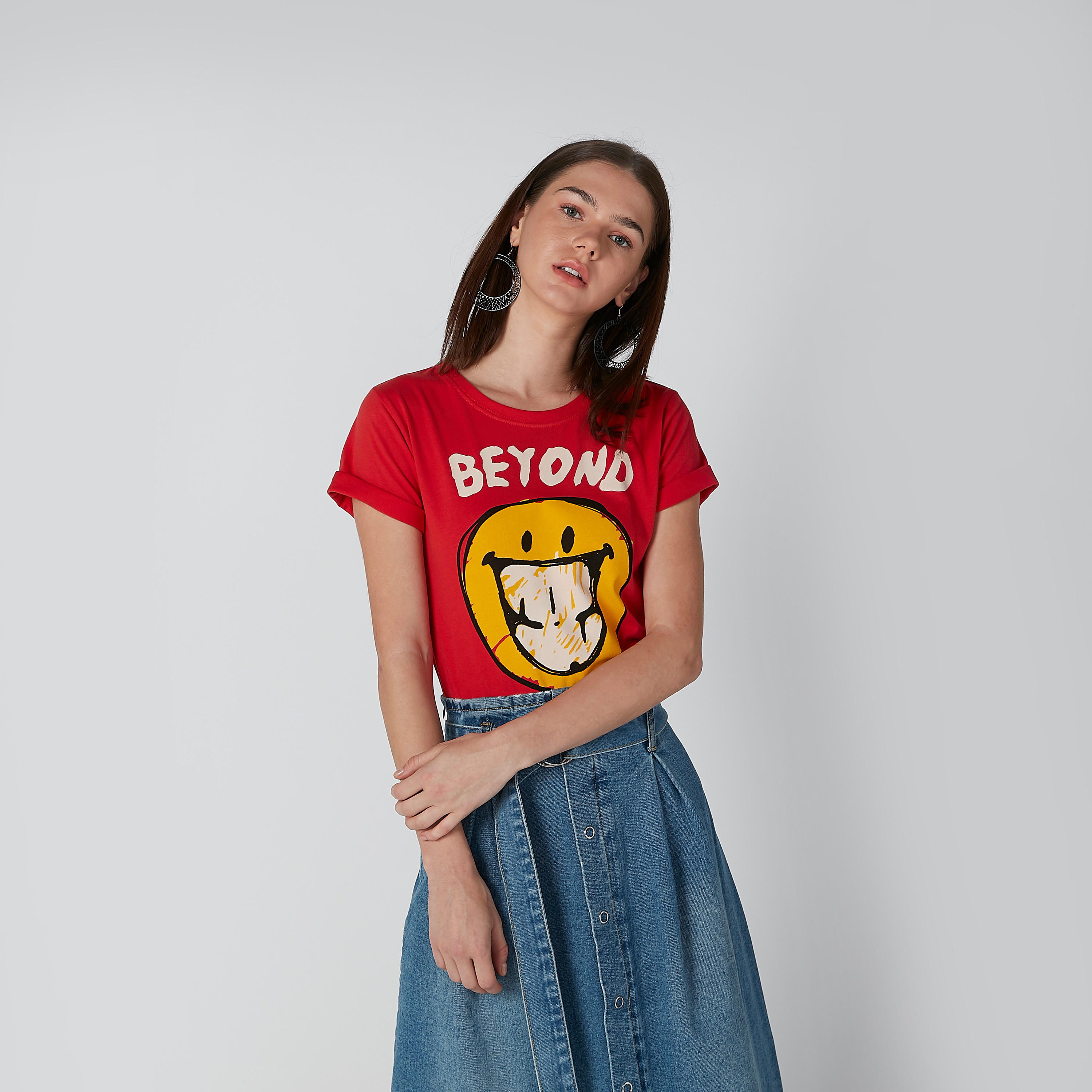 تيشيرت بطبعات وياقة مستديرة وأكمام قصيرة-women-clothing-tshirts-image-3