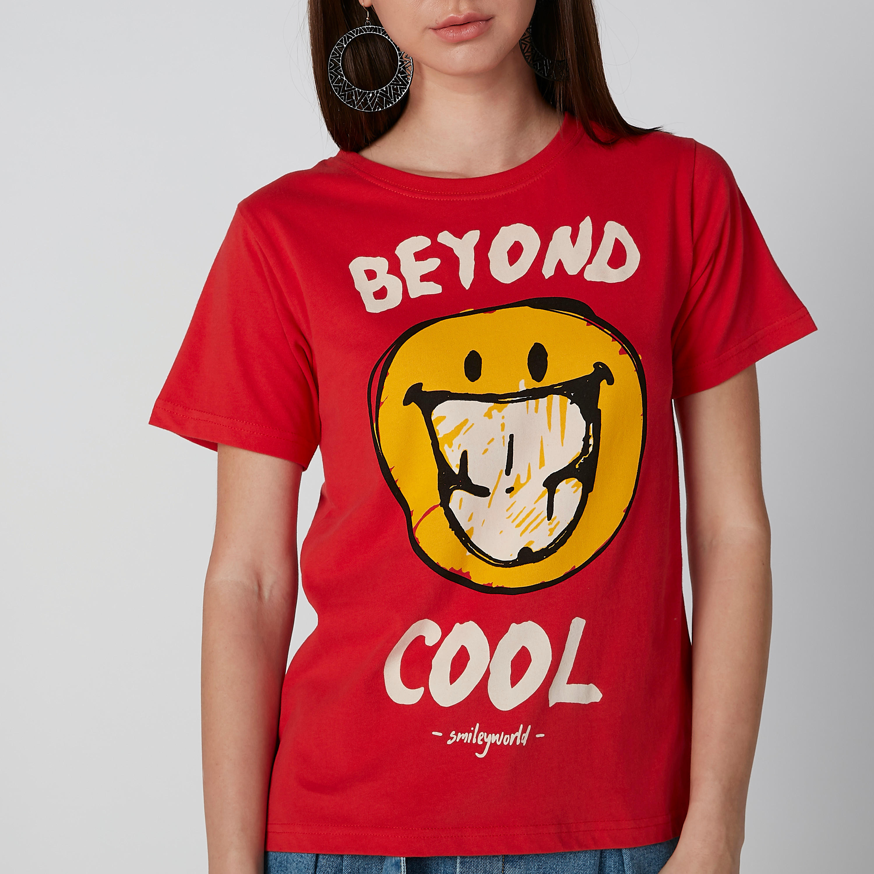 تيشيرت بطبعات وياقة مستديرة وأكمام قصيرة-women-clothing-tshirts-image-4