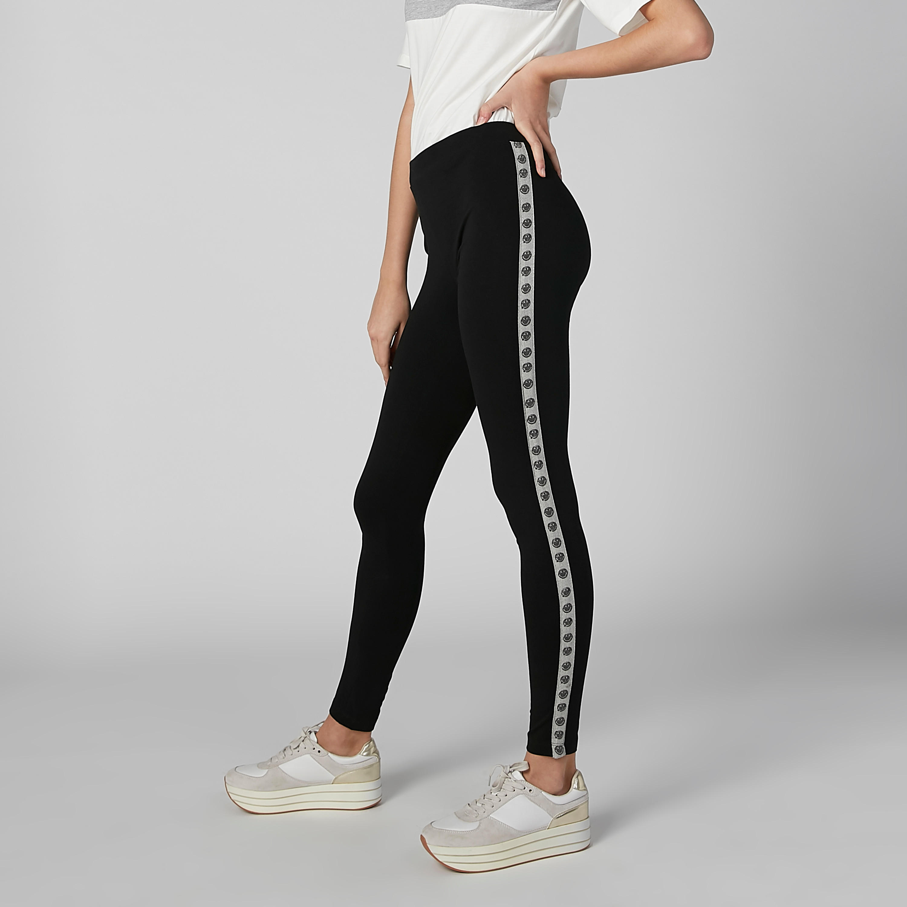 بنطال ليقنز بخصر مطّاطي وطبعات سمايلي وورلد-women-clothing-bottoms-leggings-image-2