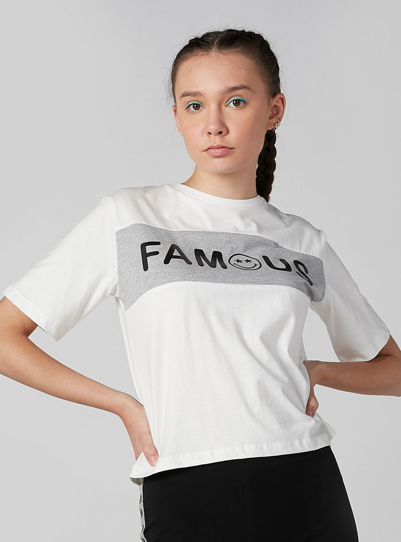 تيشيرت بياقة مستديرة وأكمام قصيرة وطبعات سمايلي وورلد-women-clothing-tshirts-image-1