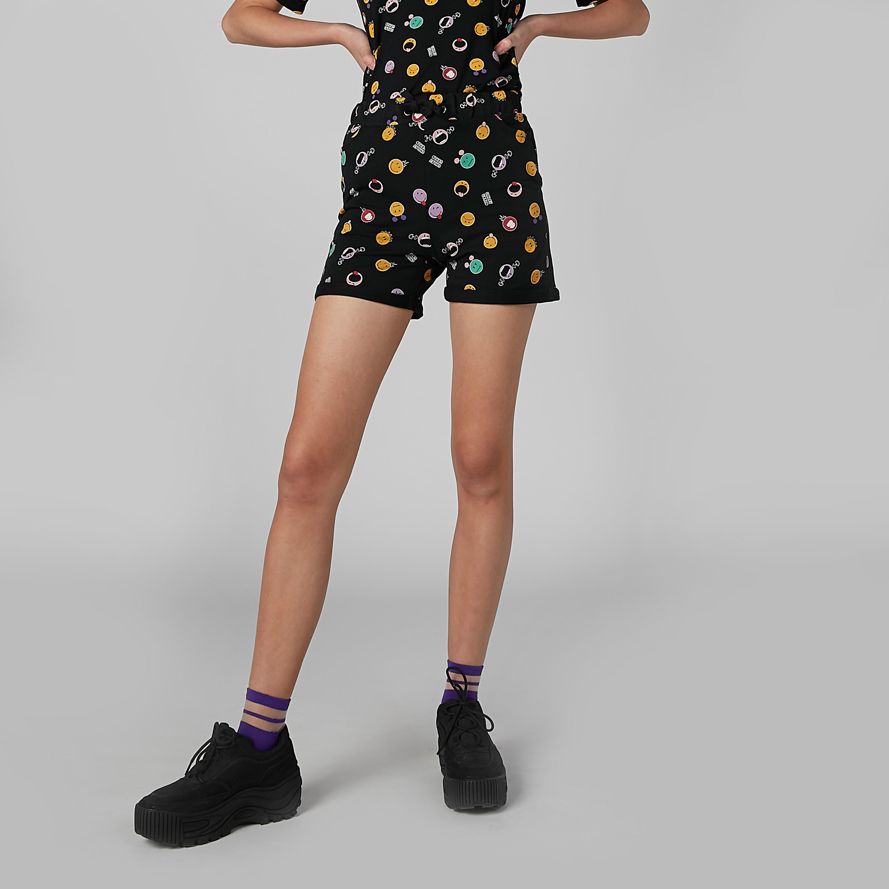 شورت برباط وجيوب وطبعات سمايلي وورلد-women-clothing-bottoms-shorts-image-6