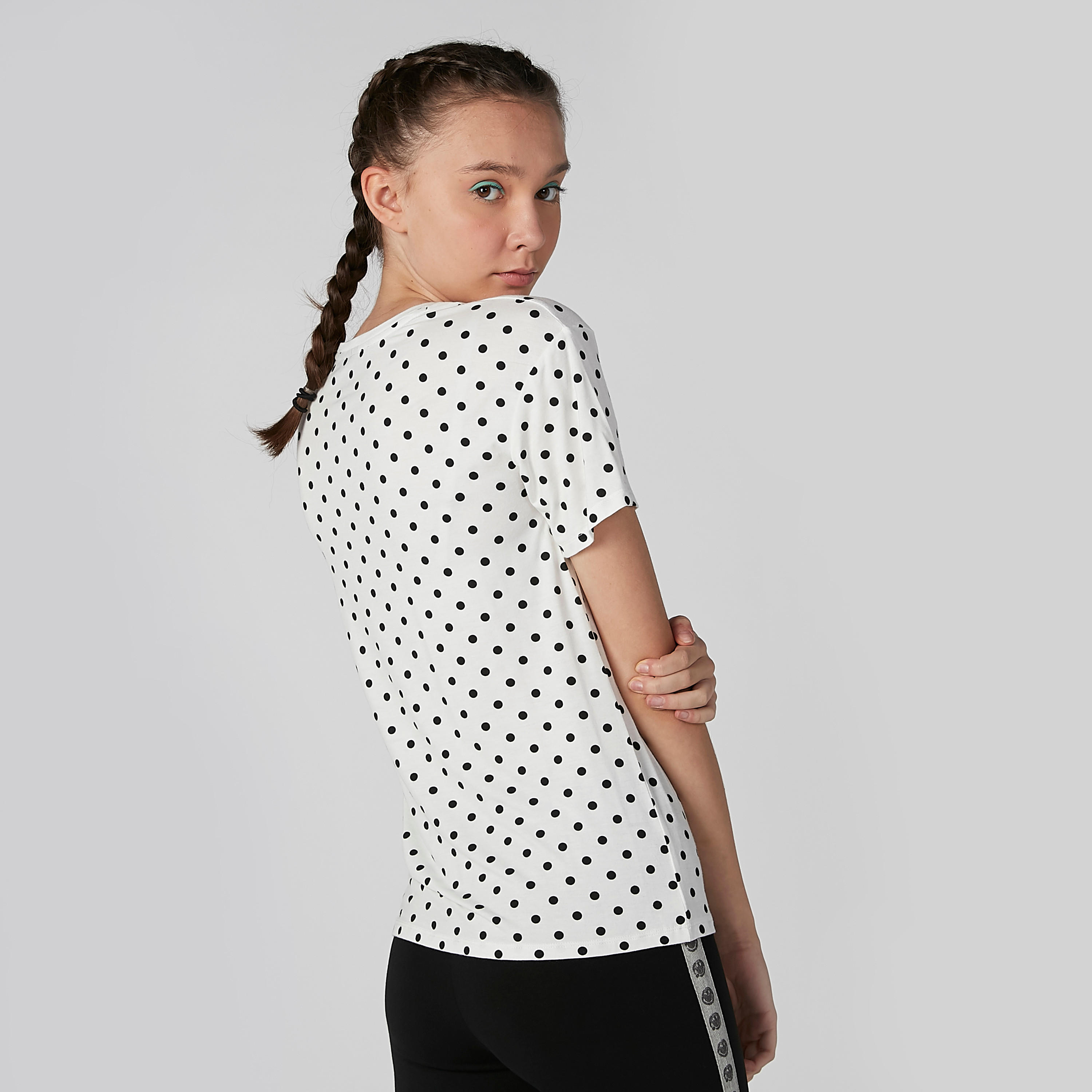 تيشيرت بأكمام قصيرة وياقة مستديرة وطبعات سمايلي وورلد-women-clothing-tshirts-image-4
