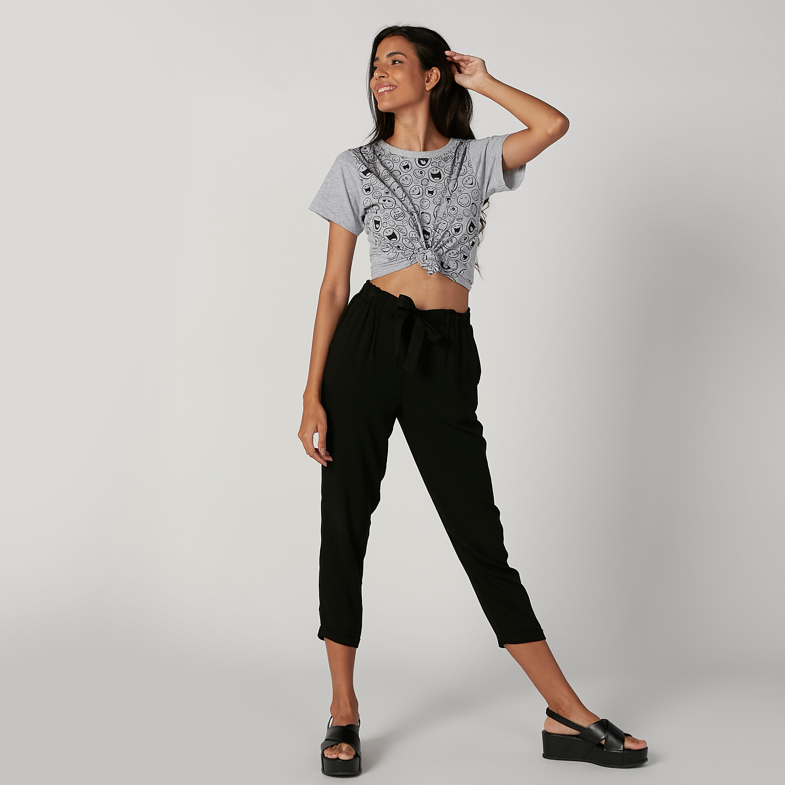 تيشيرت مستدام بياقة مستديرة وطبعات سمايلي وورلد -women-clothing-tshirts-image-3
