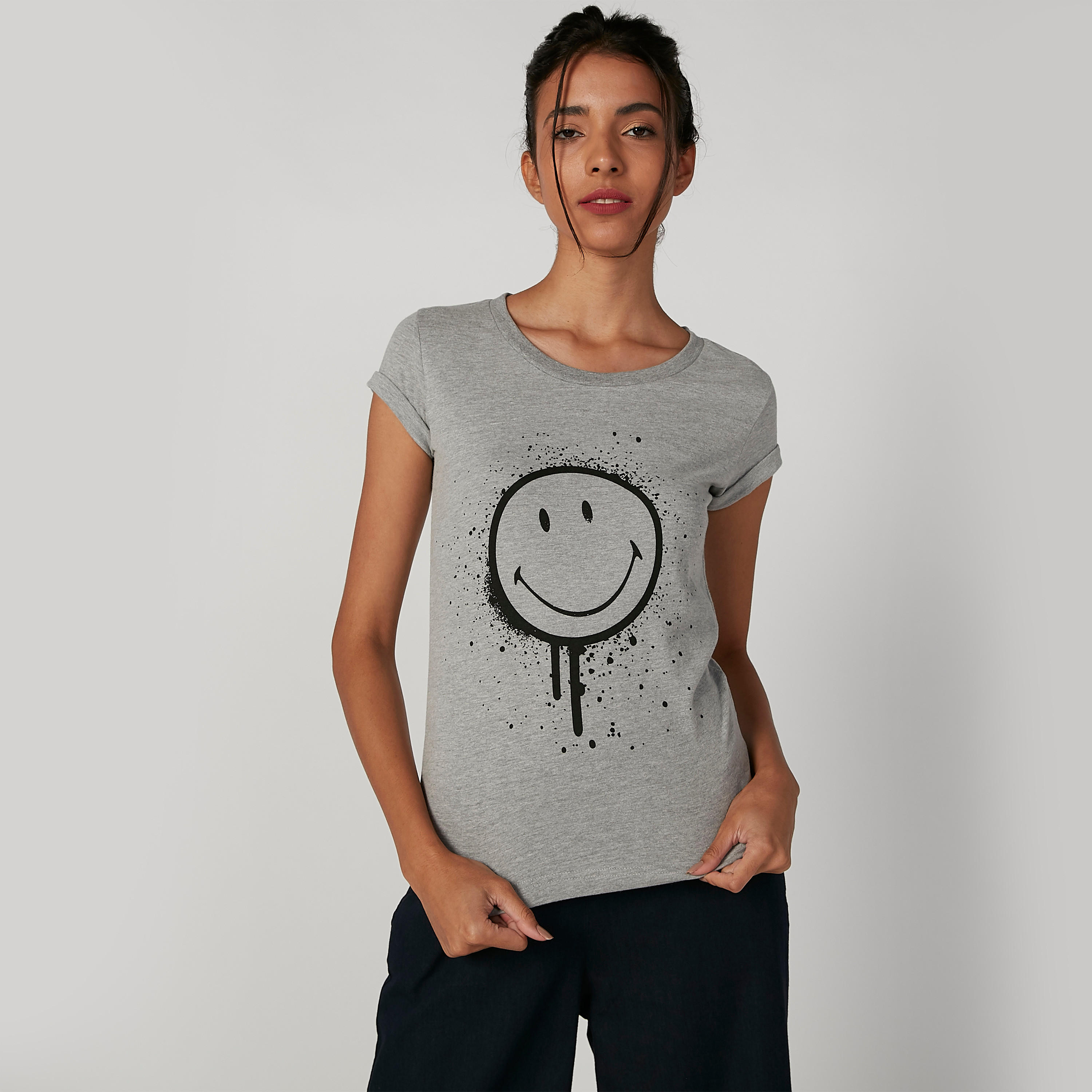 تيشيرت مستدام بأكمام كاب وطبعات سمايلي وورلد -women-clothing-tshirts-image-1