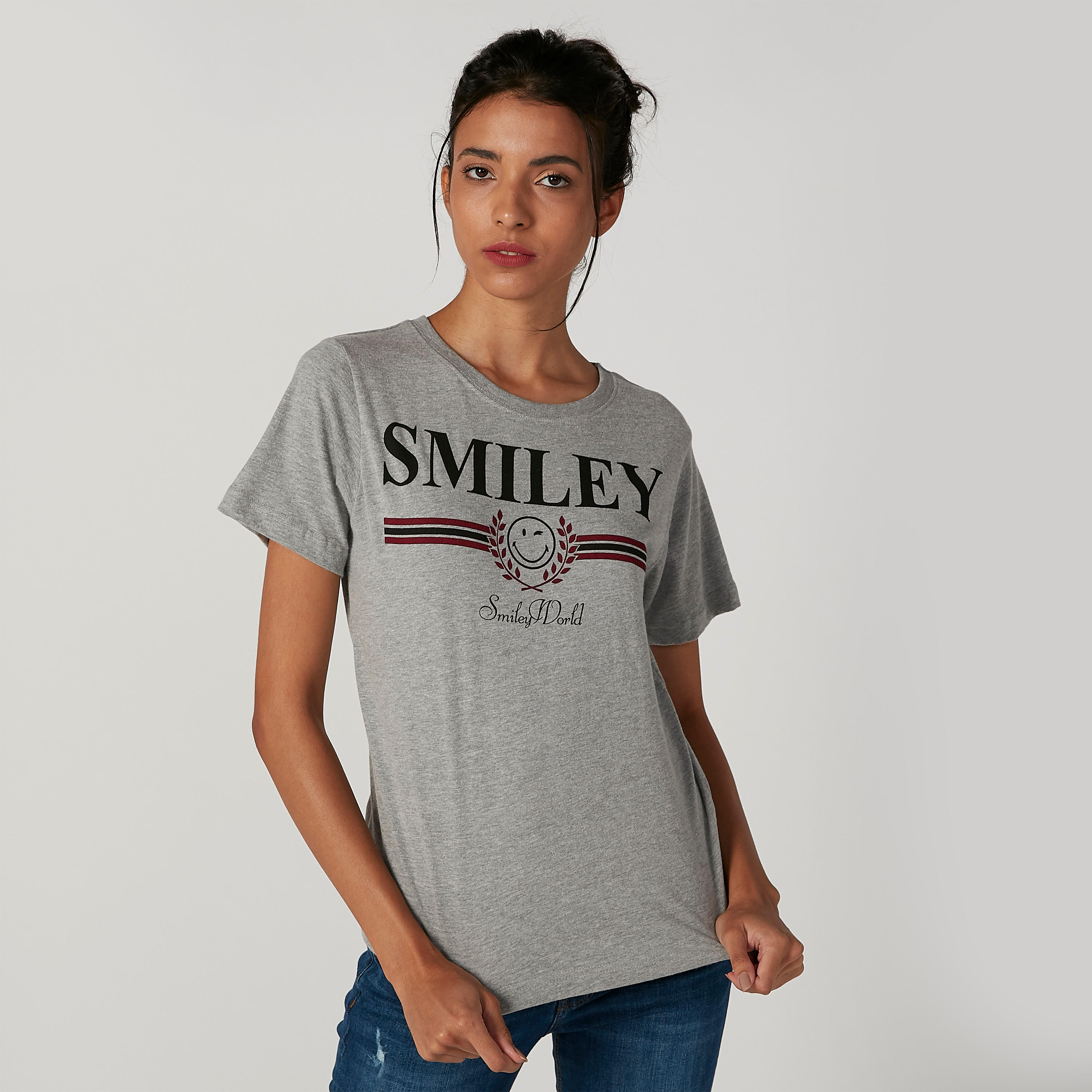 تيشيرت مستدام بأكمام قصيرة وطبعات سمايلي وورلد -women-clothing-tshirts-image-1