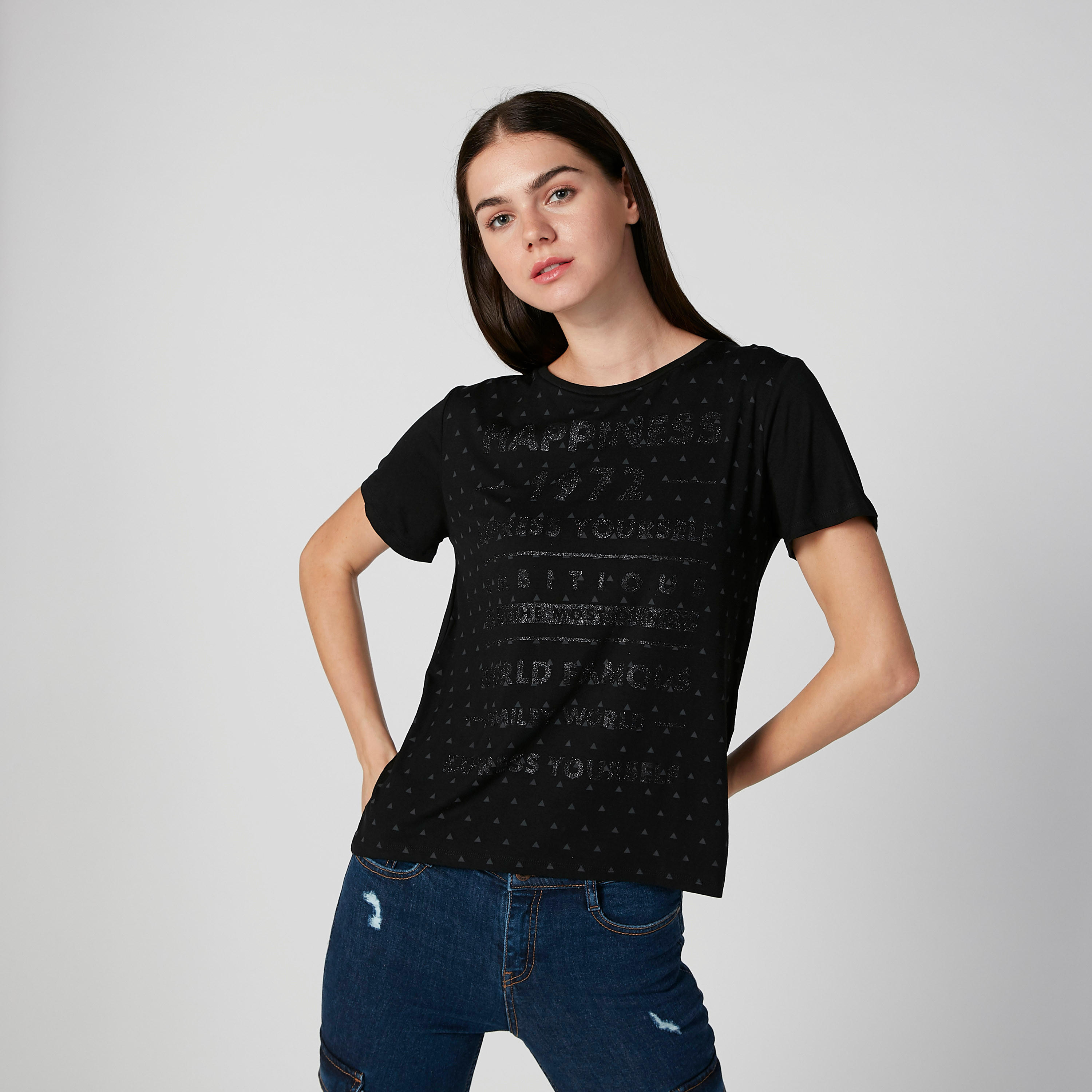 تيشيرت بياقة مستديرة وأكمام قصيرة وطبعات سمايلي وورلد-women-clothing-tshirts-image-1