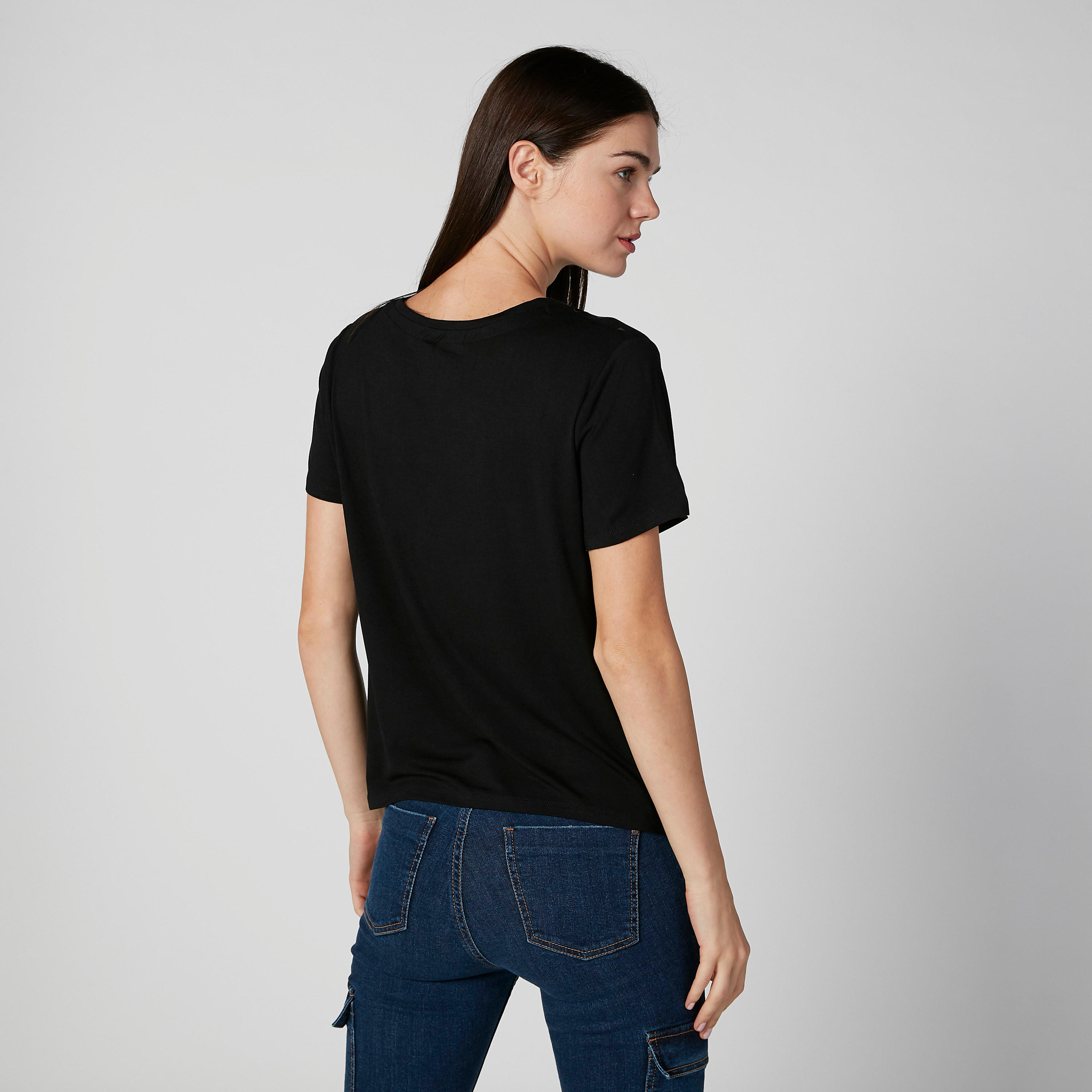 تيشيرت بياقة مستديرة وأكمام قصيرة وطبعات سمايلي وورلد-women-clothing-tshirts-image-4
