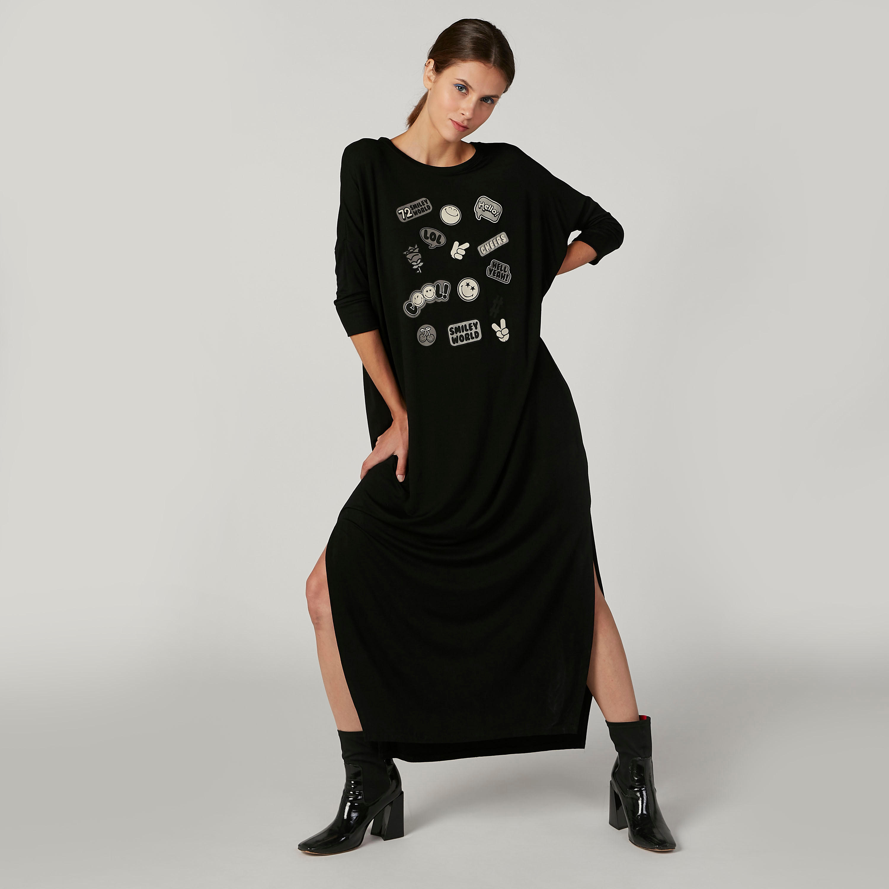 فستان طويل بأكمام طويلة وطبعات سمايلي وورلد-women-clothing-dresses-image-4