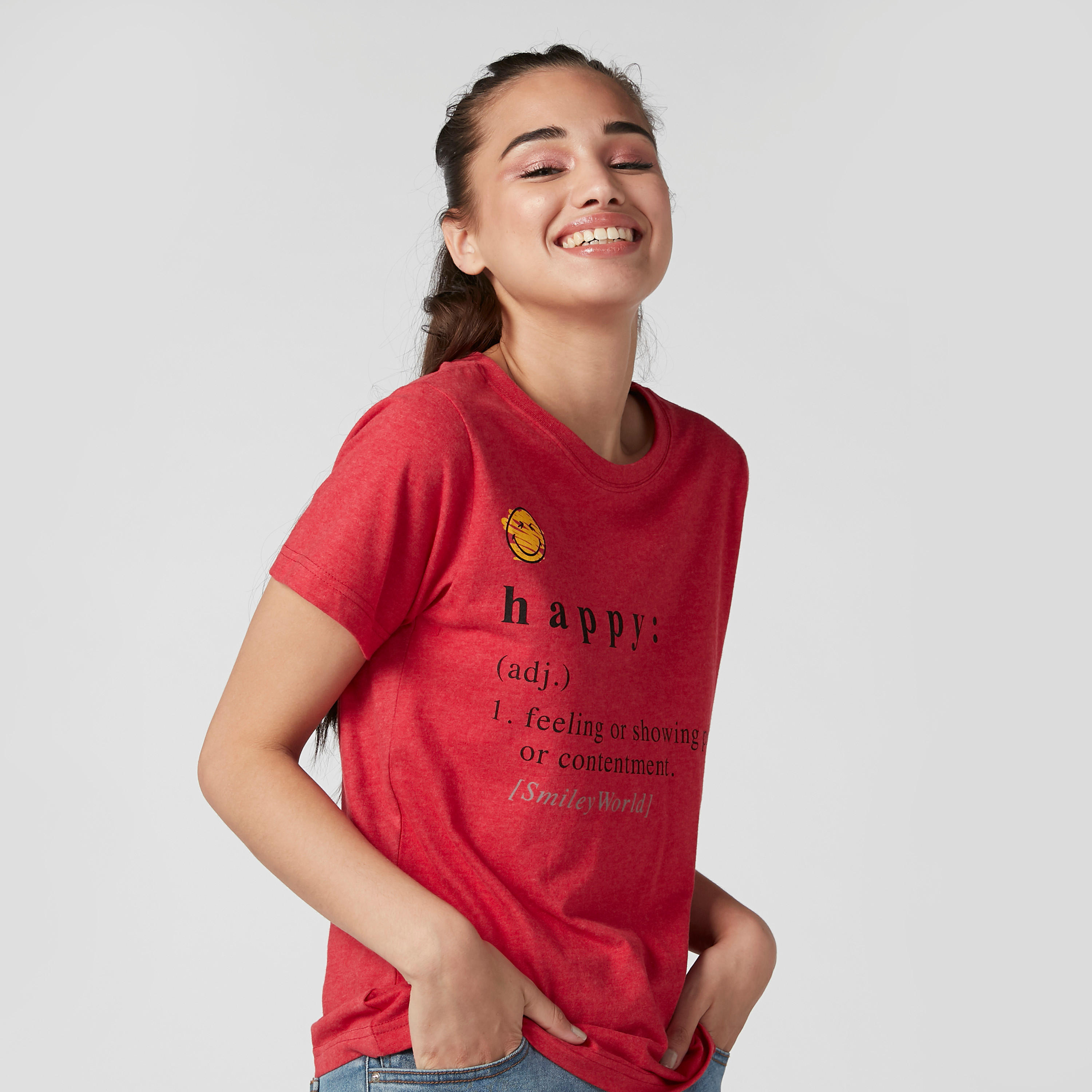 تيشيرت مستدام بياقة ضيّقة وأكمام قصيرة وطبعات-women-clothing-tshirts-image-4