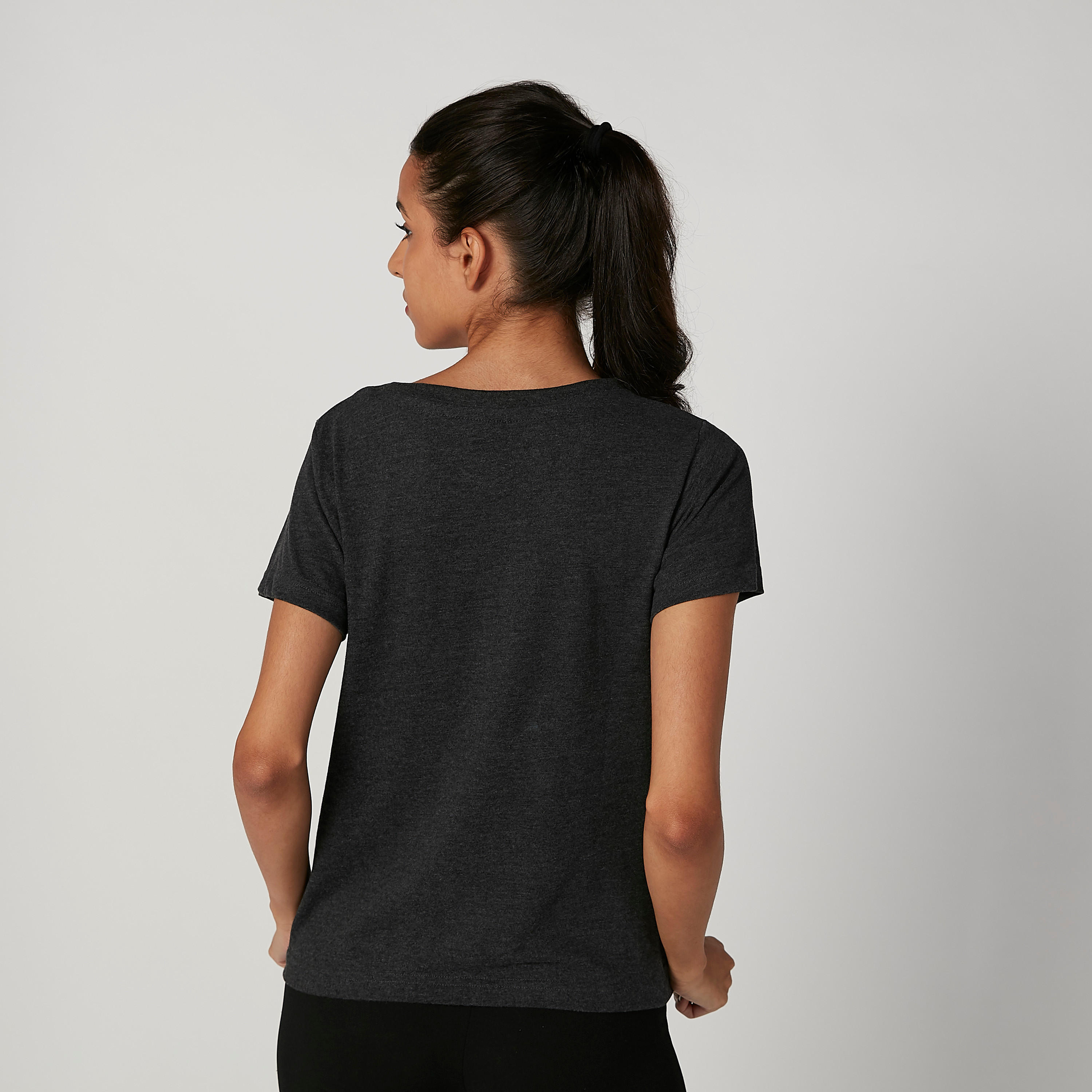 تيشيرت مستدام بياقة مستديرة وطبعات سمايلي وورلد -women-clothing-tshirts-image-2