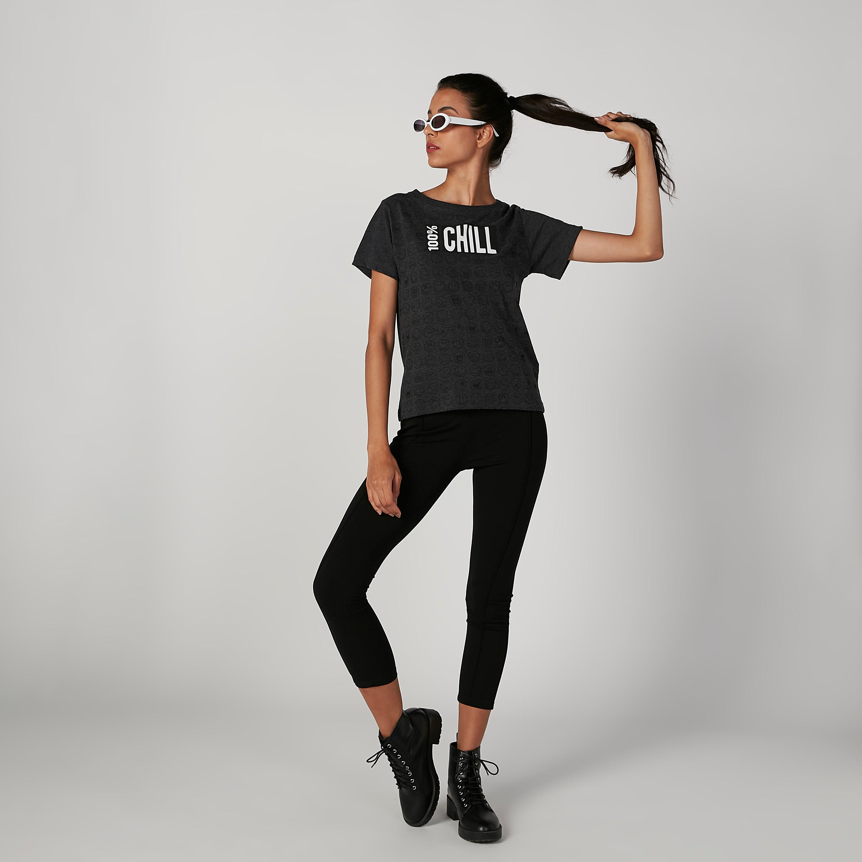 تيشيرت مستدام بياقة مستديرة وطبعات سمايلي وورلد -women-clothing-tshirts-image-3