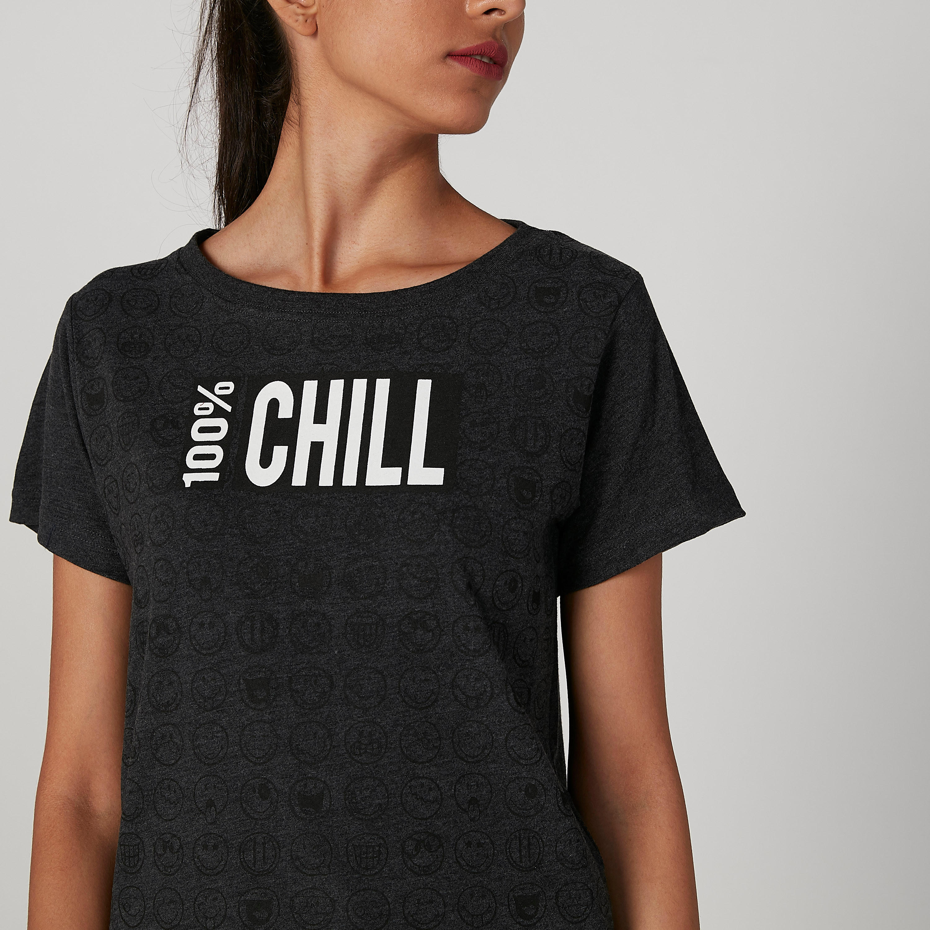 تيشيرت مستدام بياقة مستديرة وطبعات سمايلي وورلد -women-clothing-tshirts-image-4