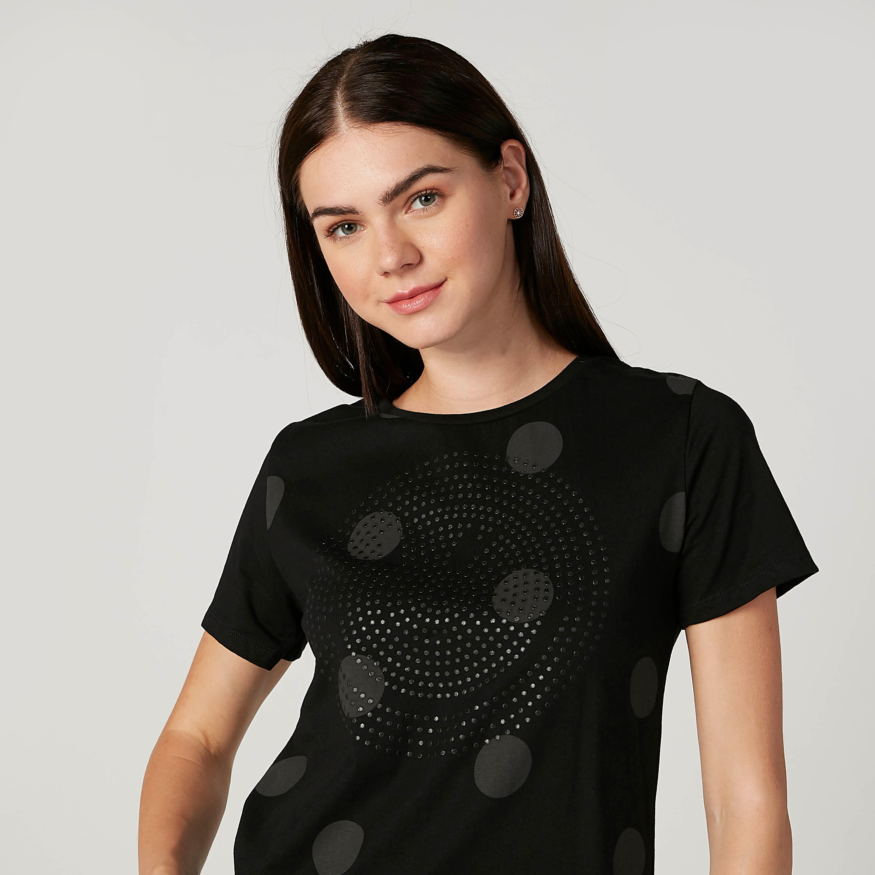 تيشيرت مستدام بياقة ضيّقة وطبعات سمايلي وورلد -women-clothing-tshirts-image-3