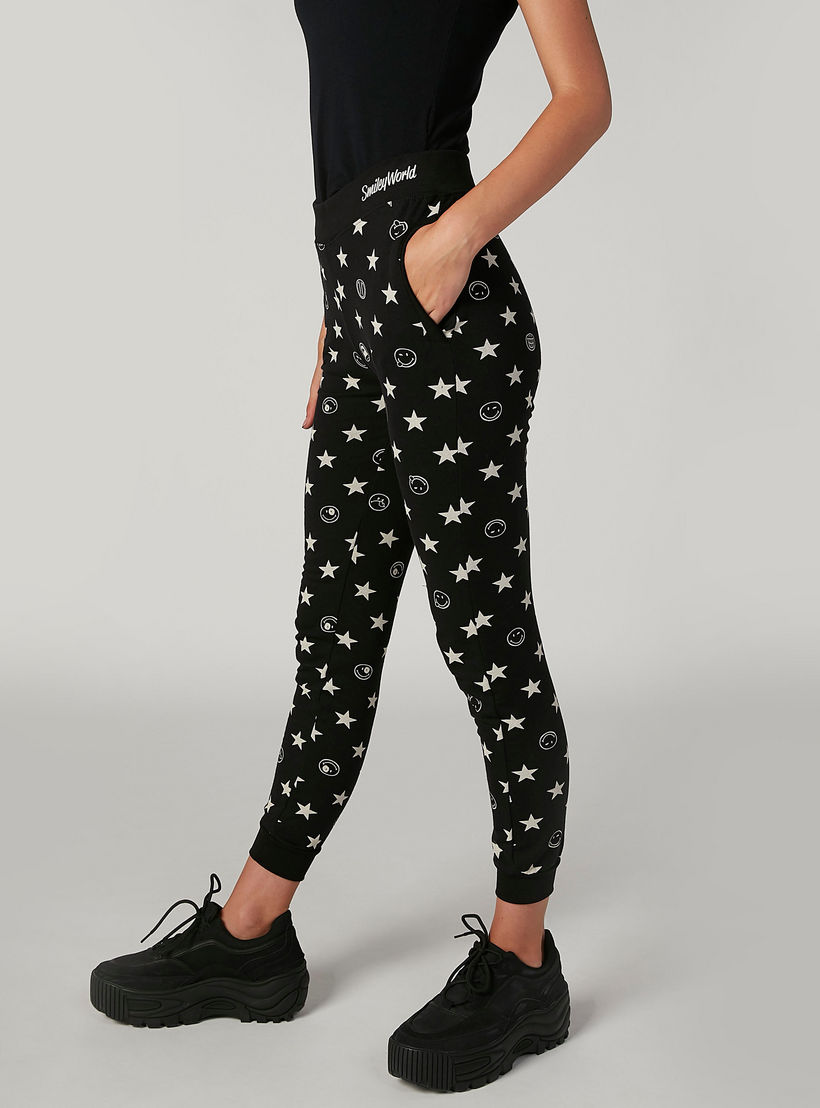 بنطلون رياضي مستدام سليم بخصر متوسط الارتفاع وطبعات سمايلي وورلد -women-clothing-bottoms-joggers-image-5