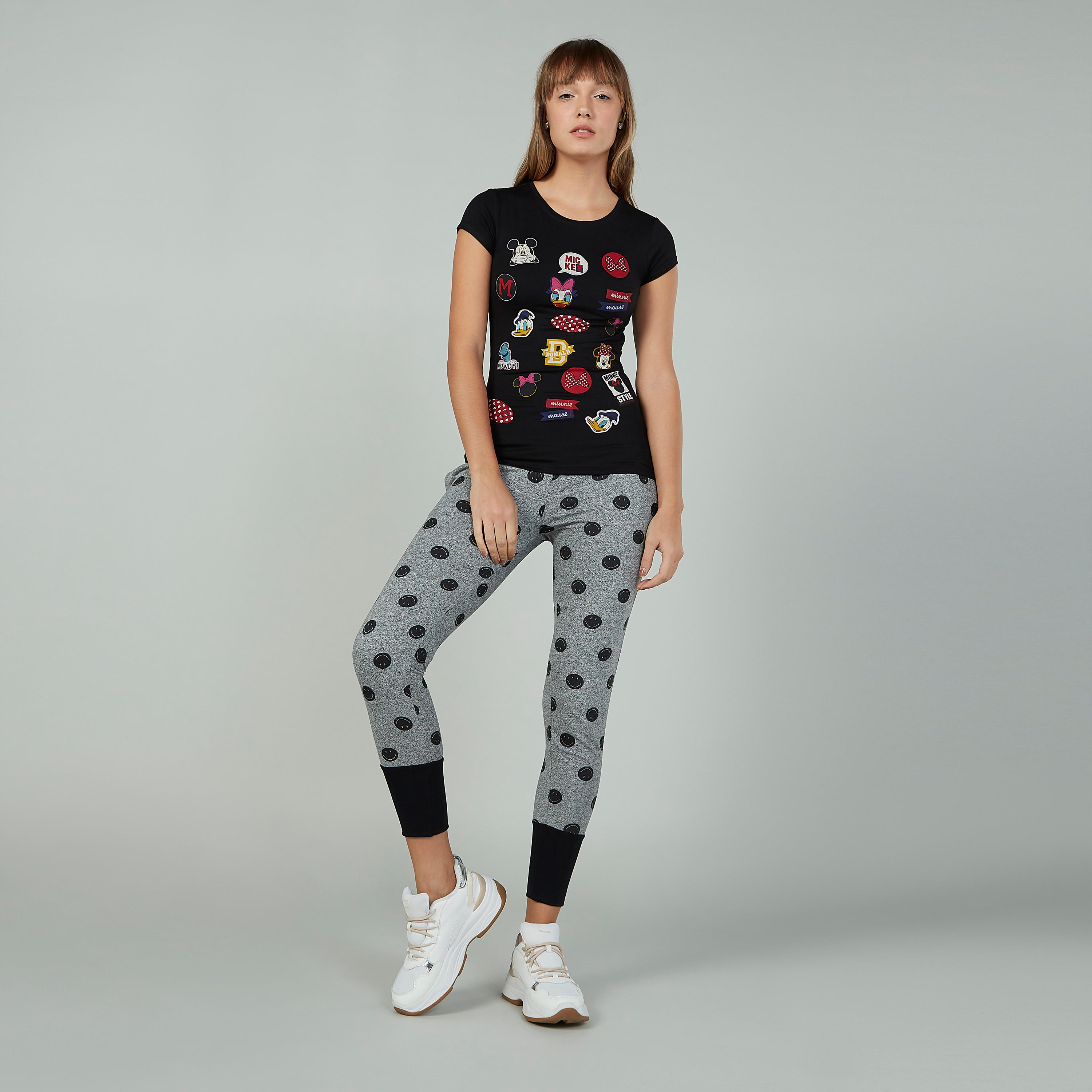 بنطلون رياضي مستدام سليم بخصر متوسط الارتفاع وطبعات سمايلي وورلد-women-clothing-bottoms-joggers-image-2