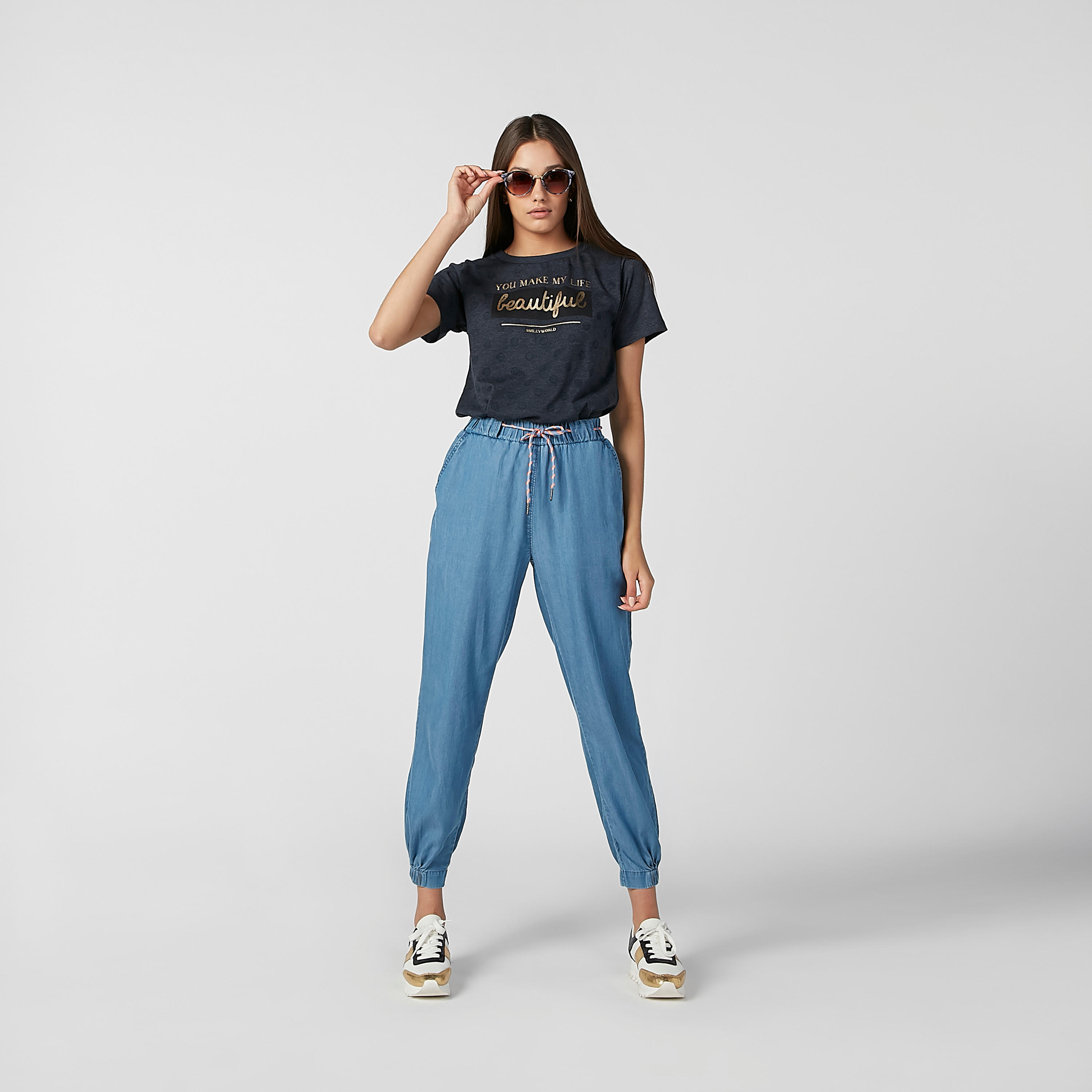 تيشيرت مستدام بياقة مستديرة وطبعات سمايلي وورلد -women-clothing-tshirts-image-2