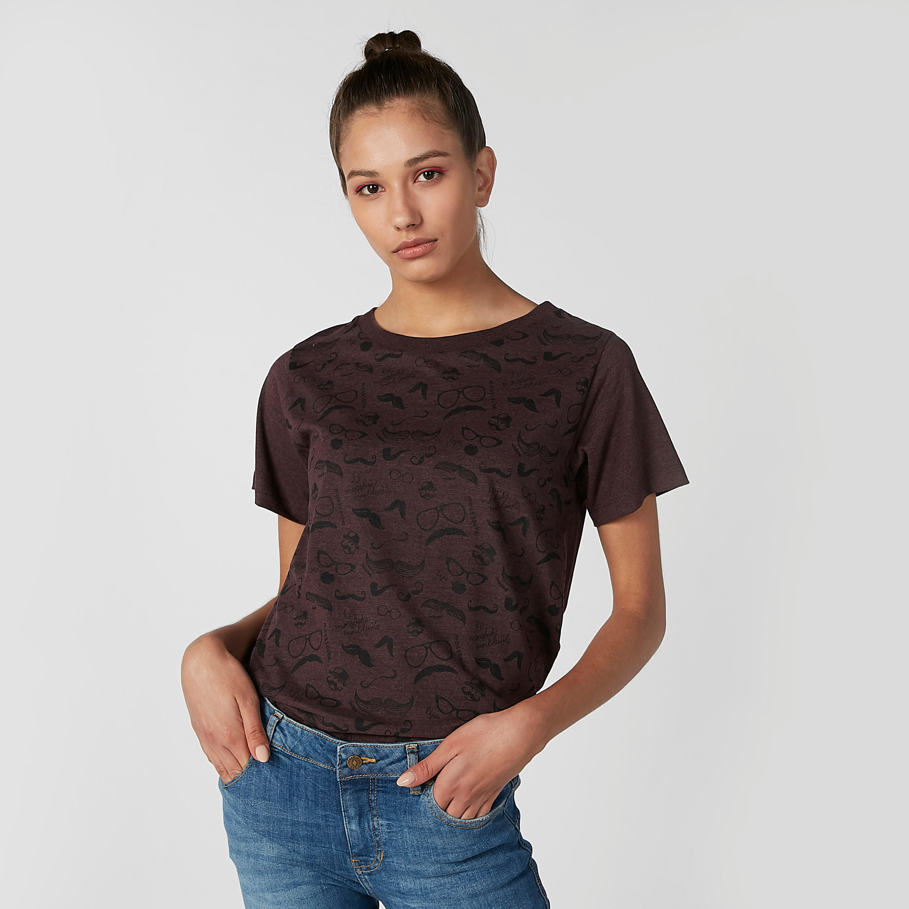 تيشيرت مستدام بياقة مستديرة وطبعات سمايلي وورلد -women-clothing-tshirts-image-1